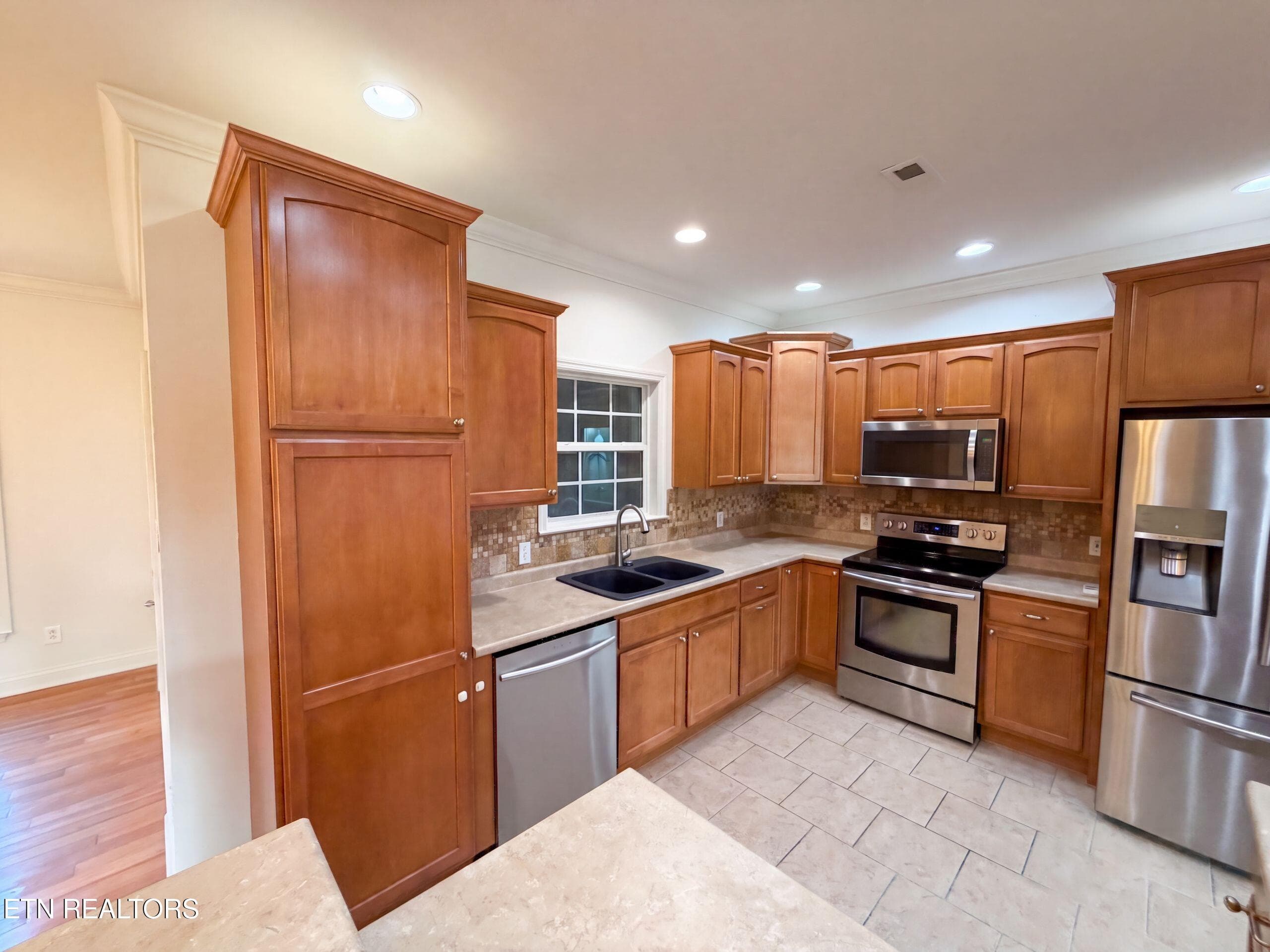 listing_10 - 2433 Misty Ridge Drive, Lenoir City, TN 37772, Lenoir City