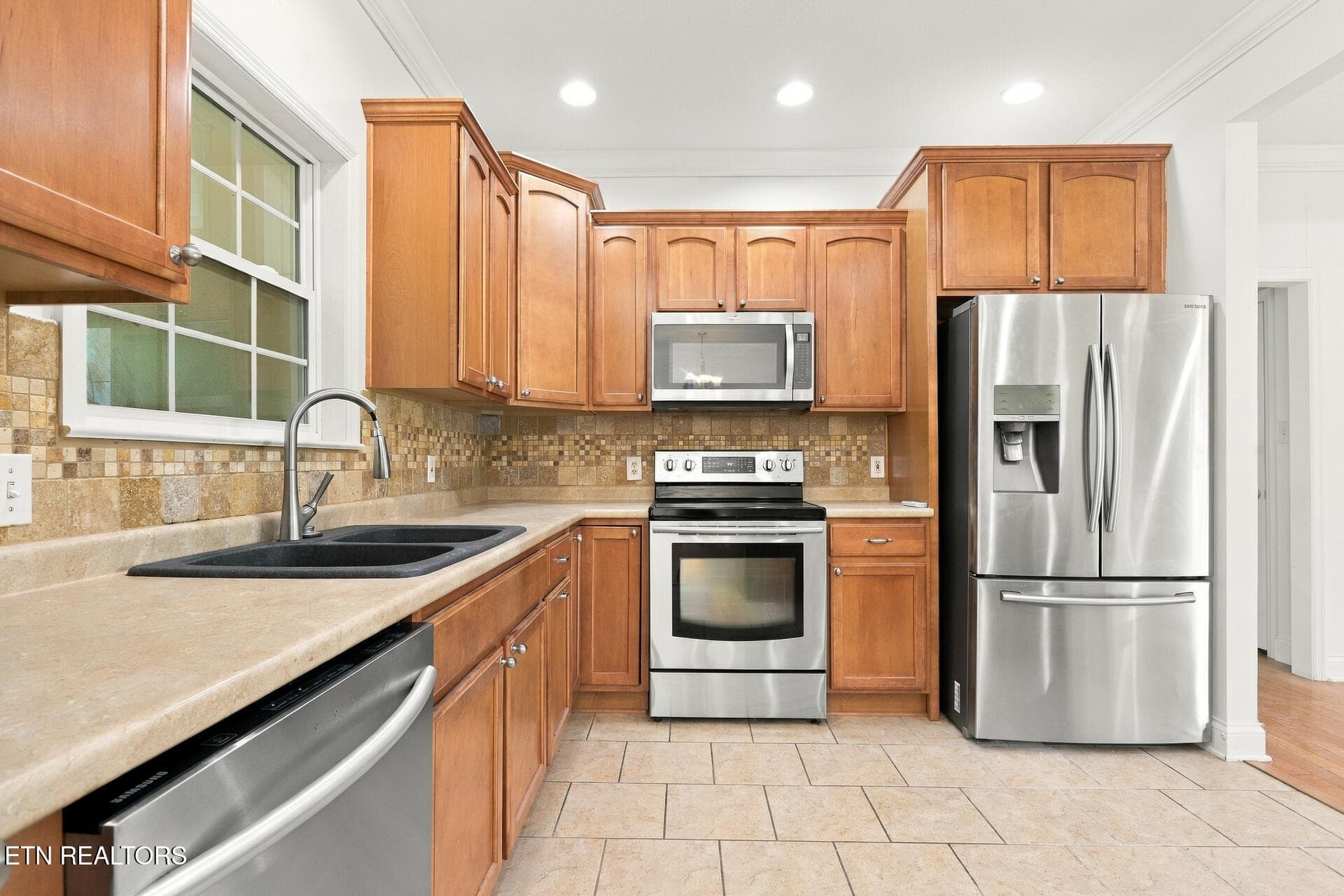 listing_28 - 2433 Misty Ridge Drive, Lenoir City, TN 37772, Lenoir City