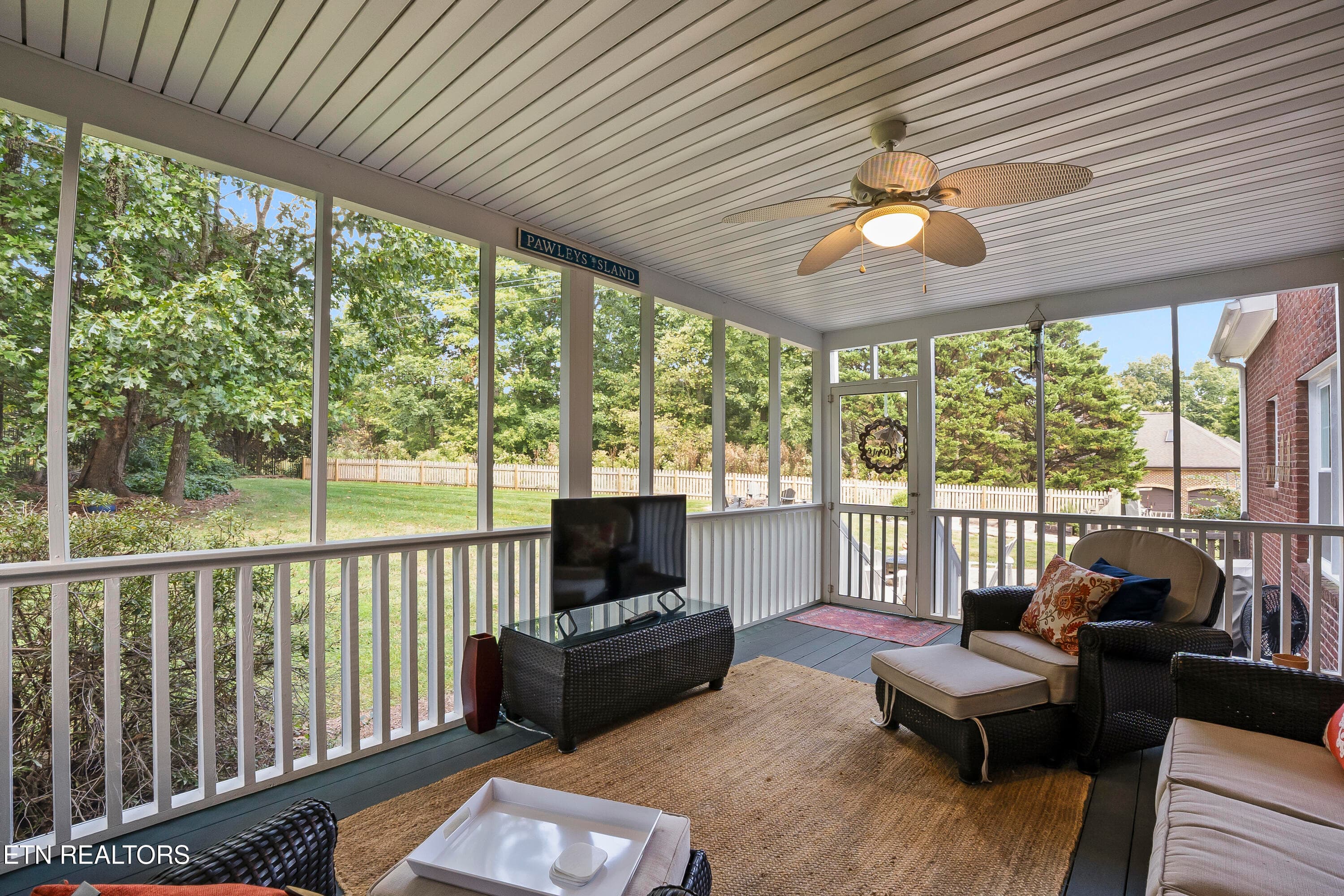 Screened-in-porch - 12715 Pepperwood Lane, Knoxville, TN 37934, Knoxville