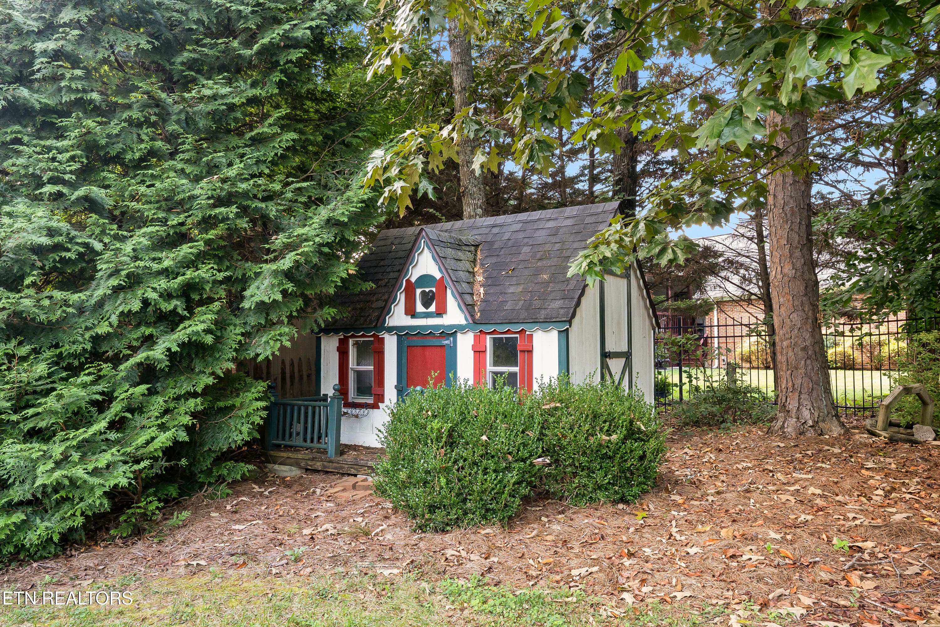 Playhouse - 12715 Pepperwood Lane, Knoxville, TN 37934, Knoxville