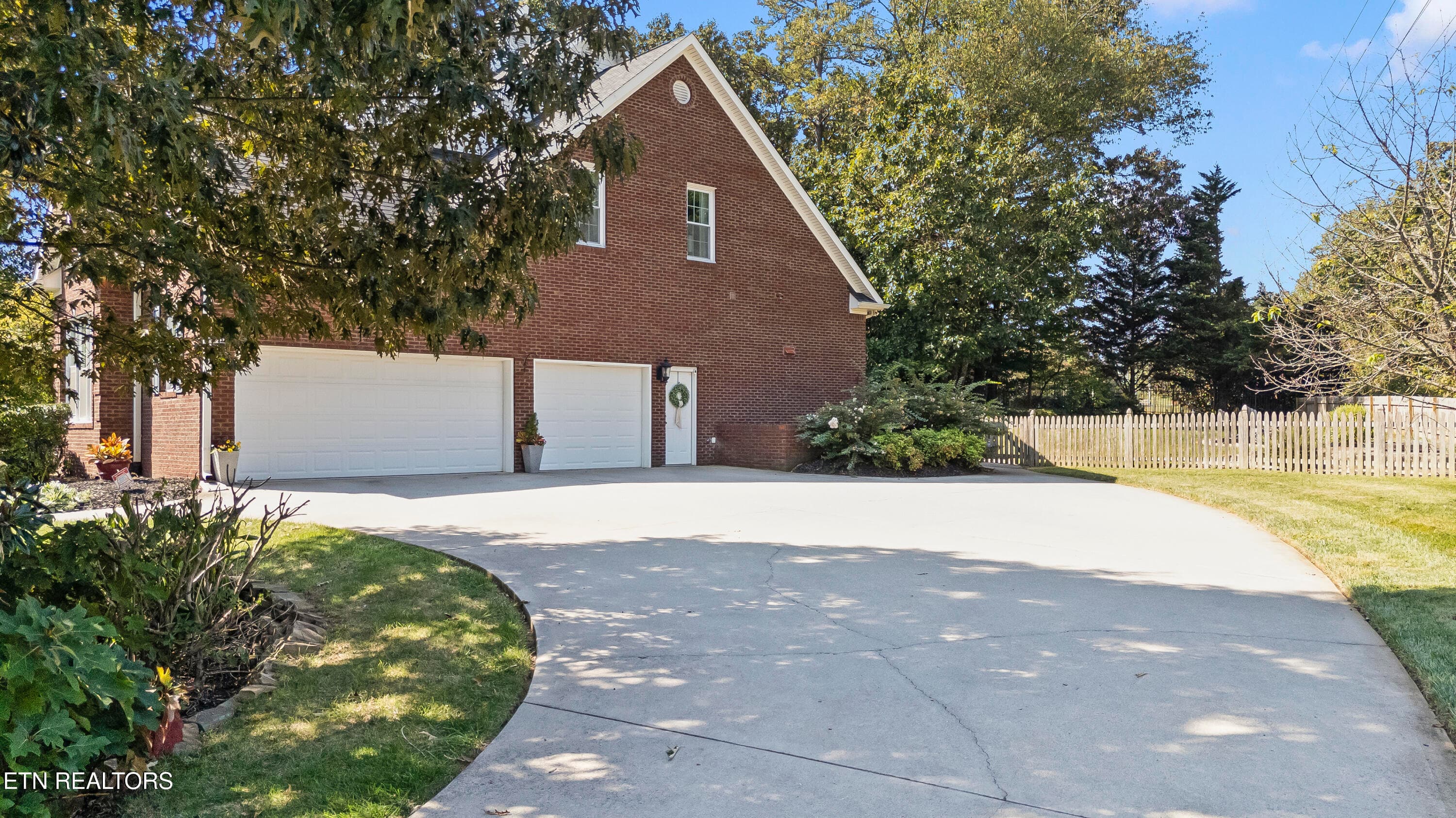 Garage - 12715 Pepperwood Lane, Knoxville, TN 37934, Knoxville