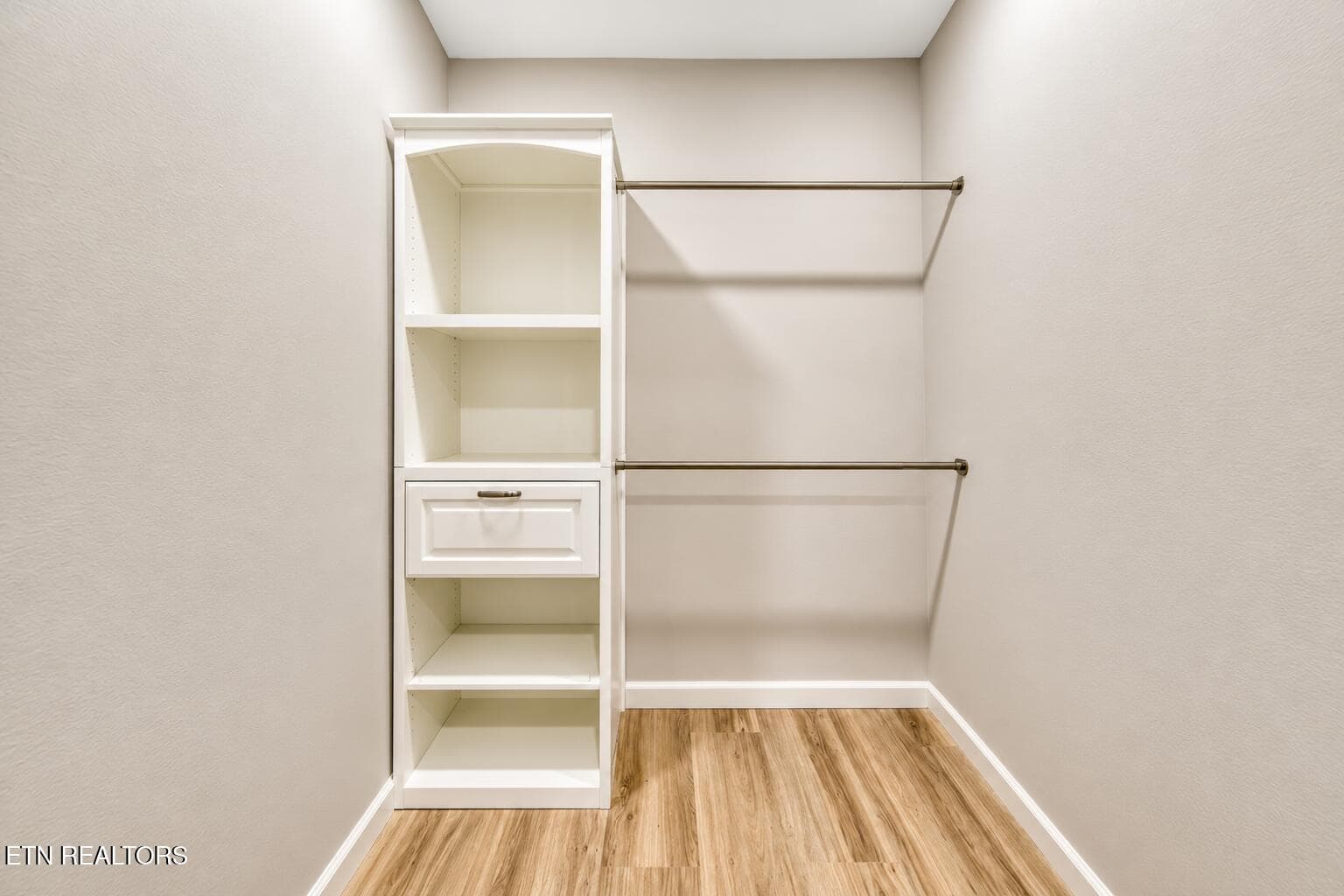 Closet - 102 Love Drive, Harriman, TN 37748, Harriman