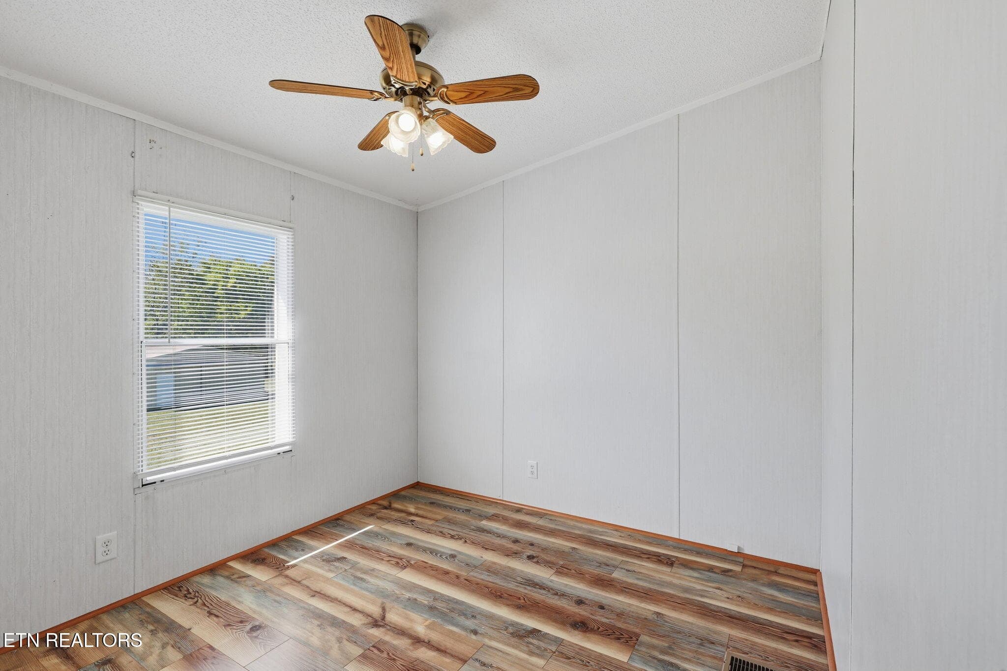 16-web-or-mls-DZ3A3944 - 125 Dorothy Drive, Talbott, TN 37877, Talbott