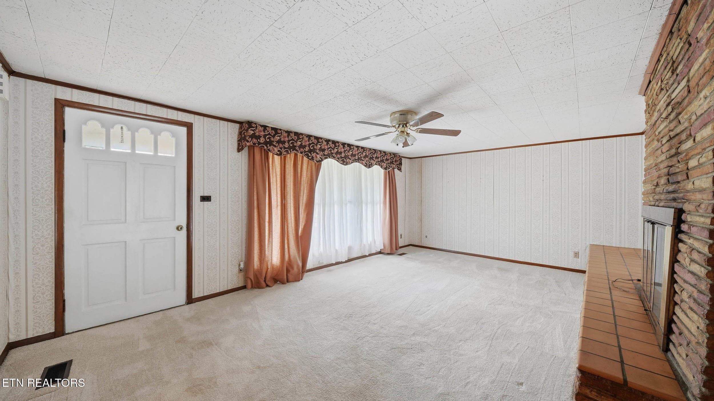 Living Room - 1130 Mcdonald Drive, Chattanooga, TN 37421, Chattanooga