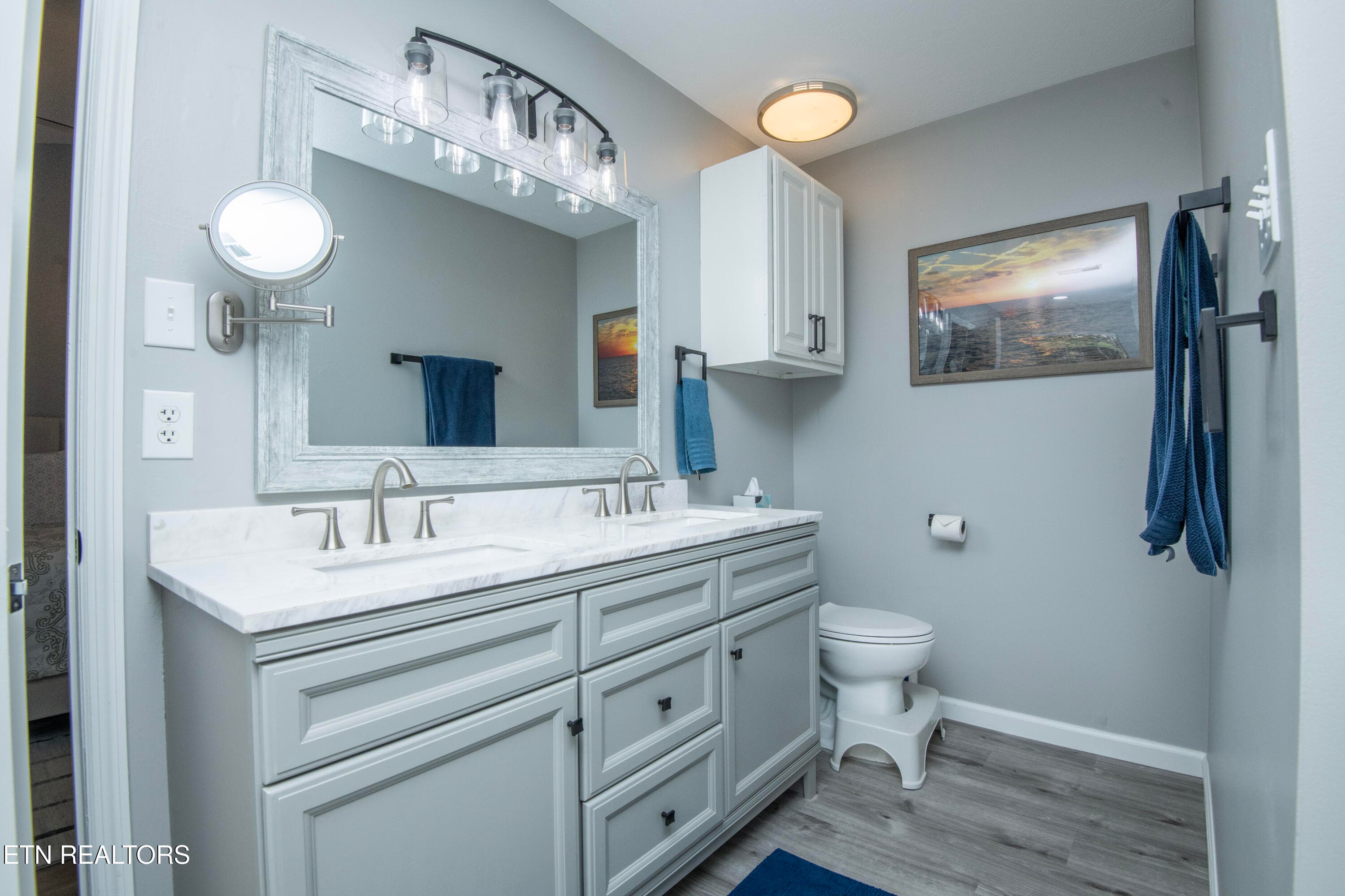 masterbath 1 - 11407 Hunters Run Lane, Knoxville, TN 37932, Knoxville