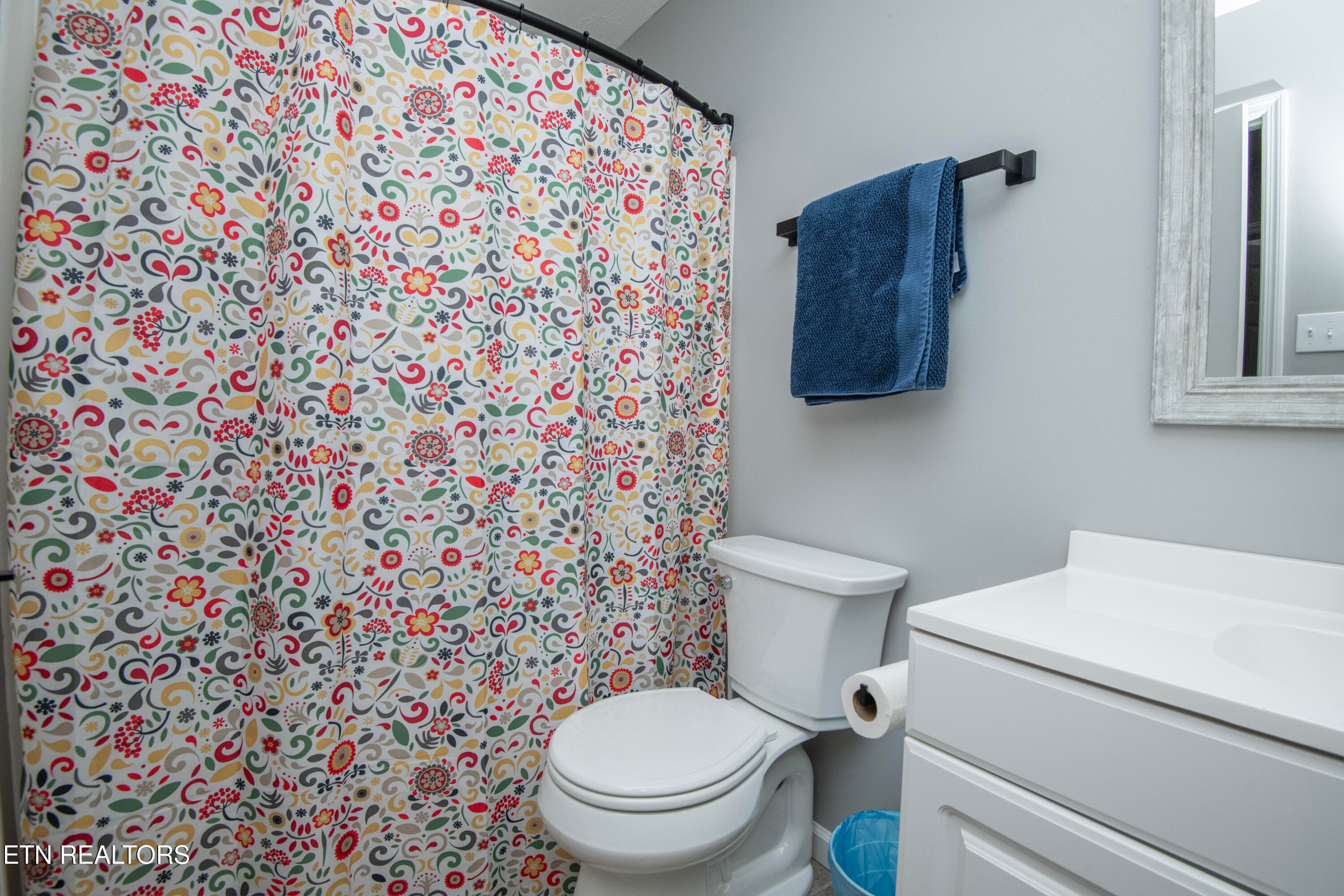 second bath - 11407 Hunters Run Lane, Knoxville, TN 37932, Knoxville