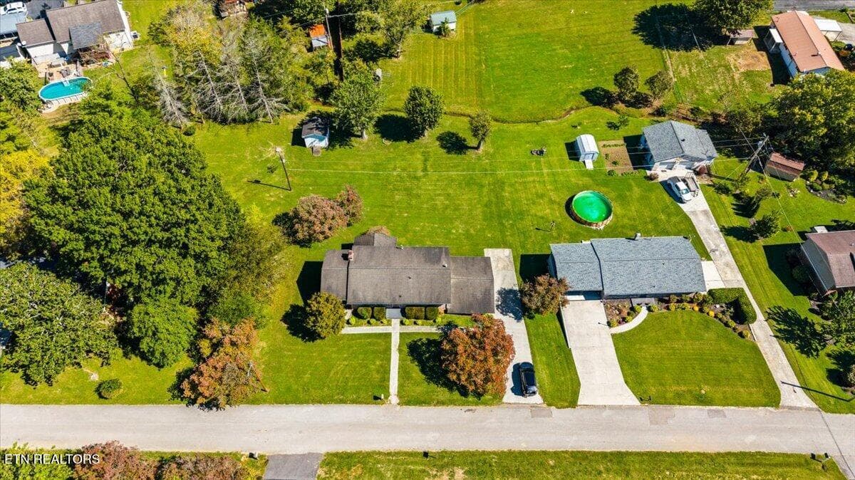 Large Yard - 166 Scenic Drive, Jacksboro, TN 37757, Jacksboro