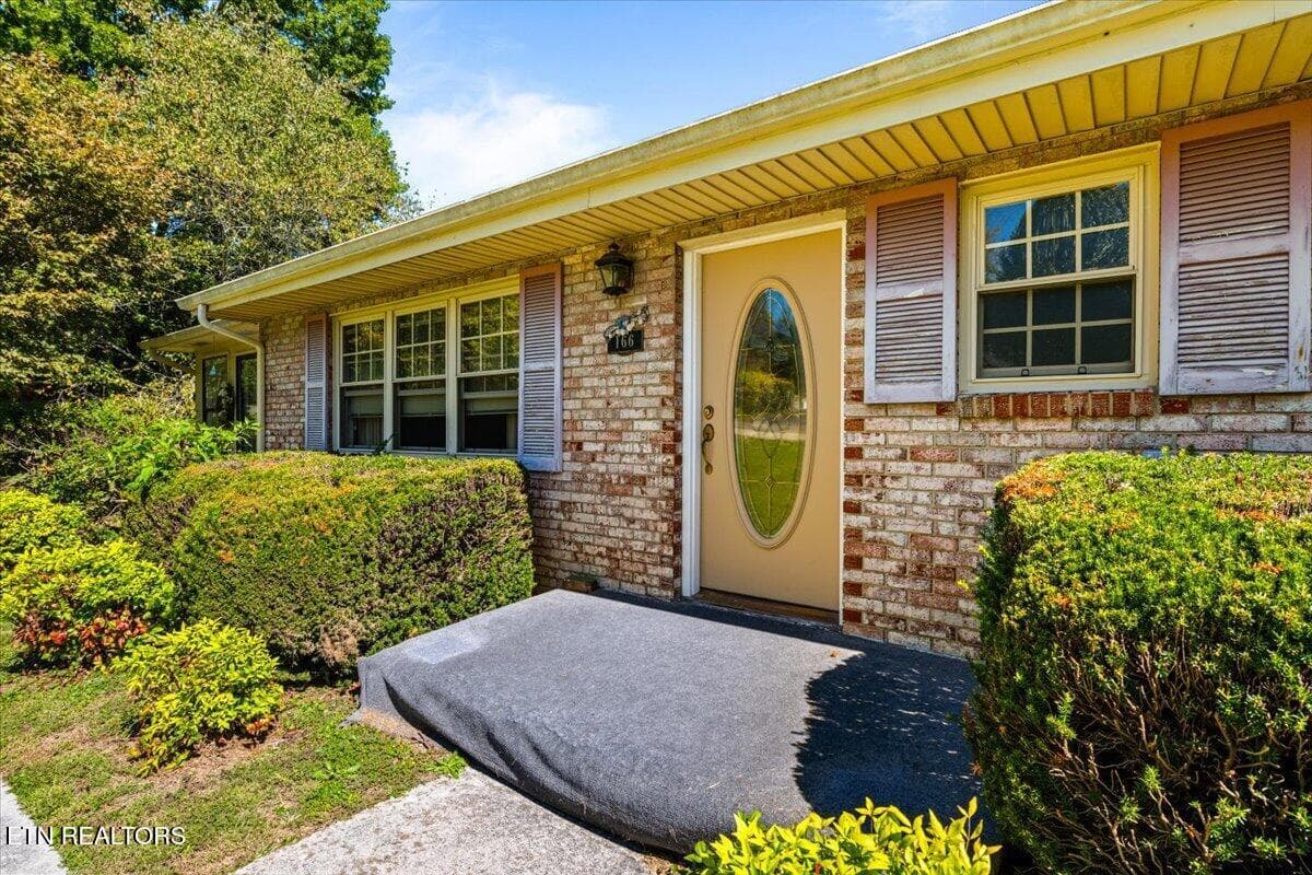 Front - 166 Scenic Drive, Jacksboro, TN 37757, Jacksboro