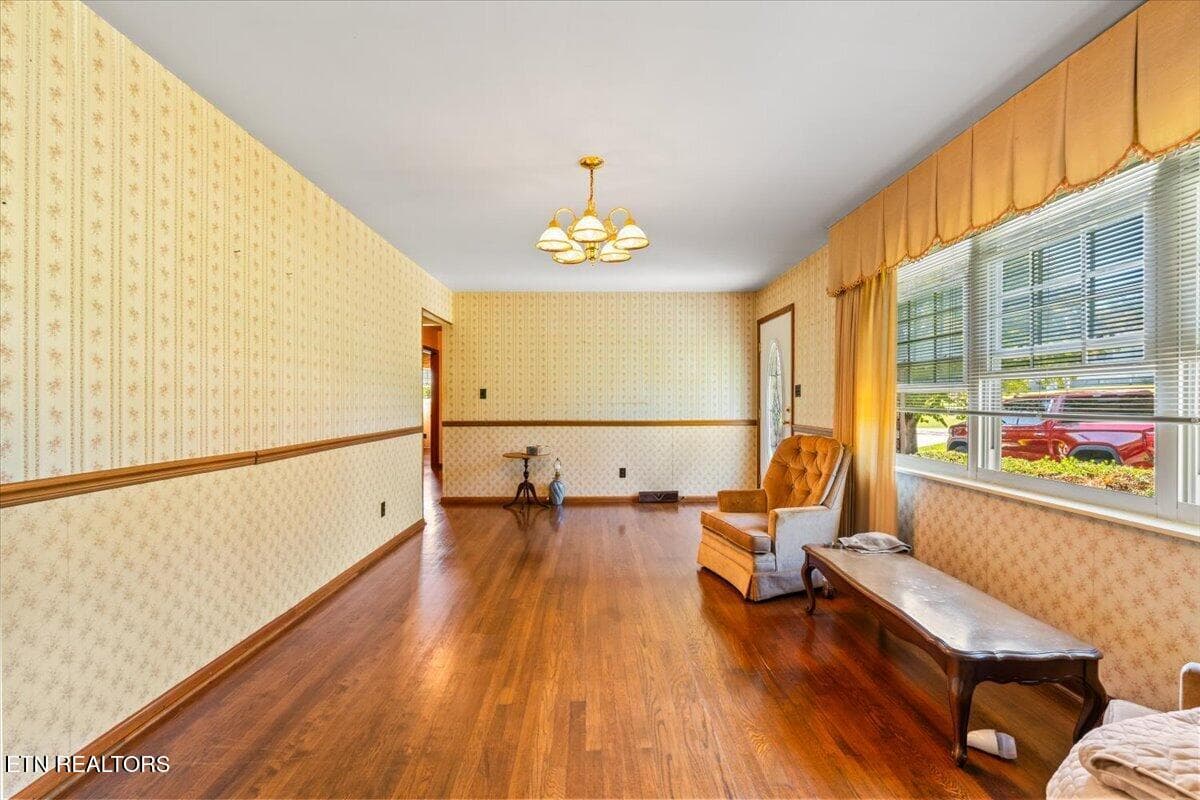 Living - 166 Scenic Drive, Jacksboro, TN 37757, Jacksboro