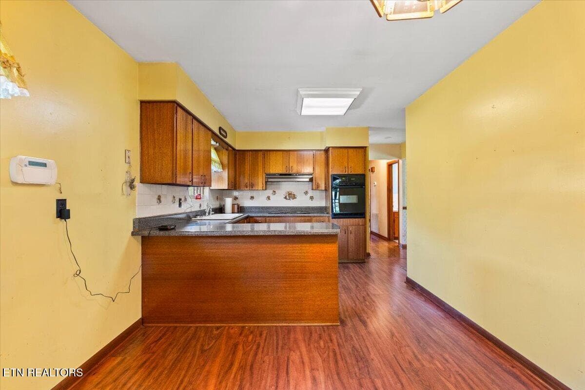 Kitchen - 166 Scenic Drive, Jacksboro, TN 37757, Jacksboro
