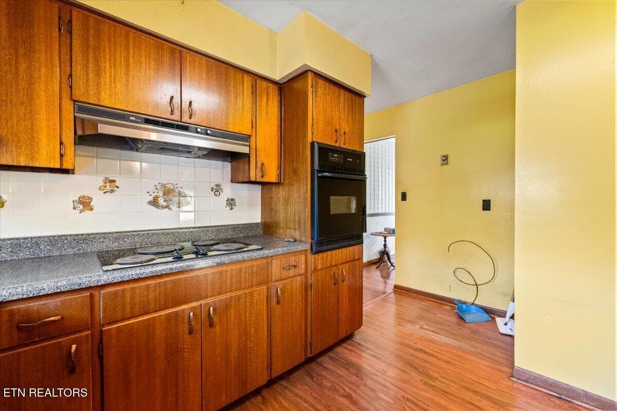 Kitchen - 166 Scenic Drive, Jacksboro, TN 37757, Jacksboro
