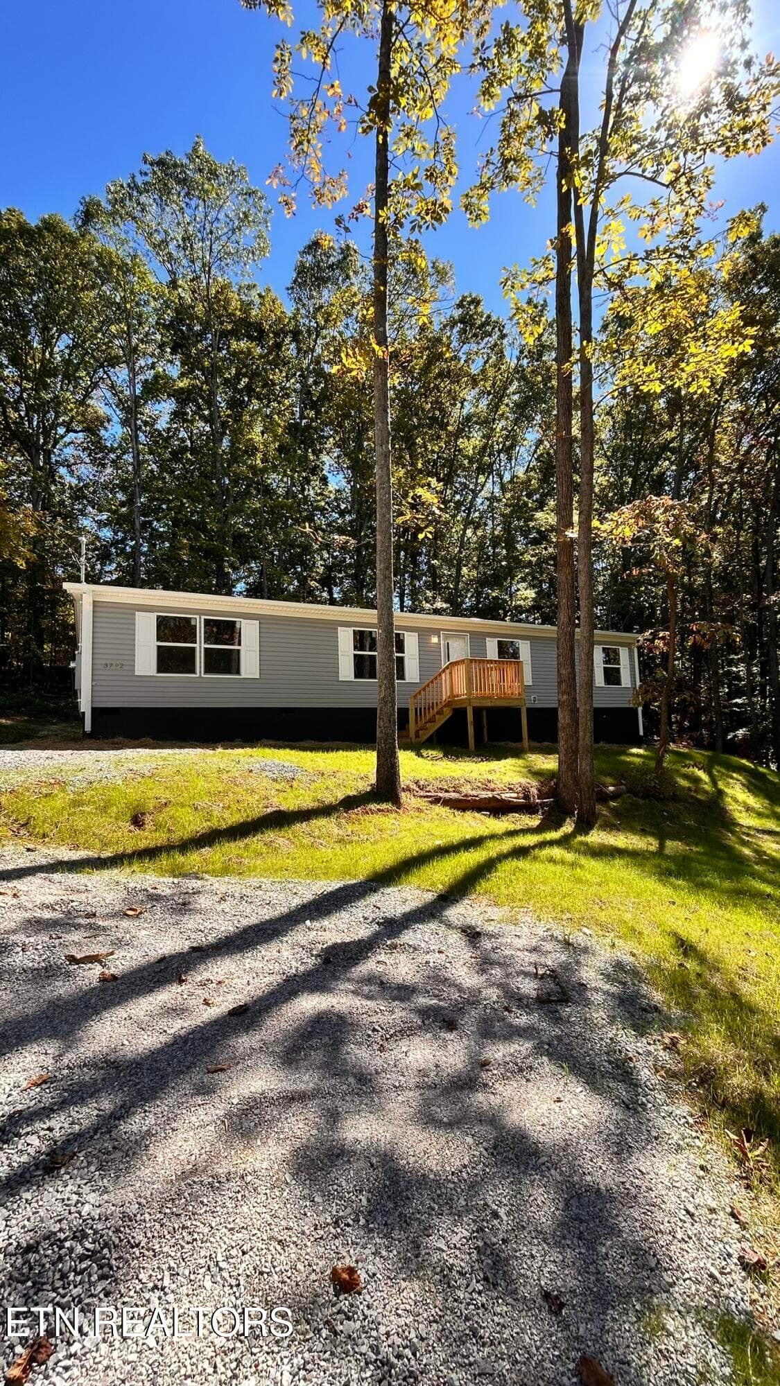 3792 Strong Rd, Mascot, TN 37806