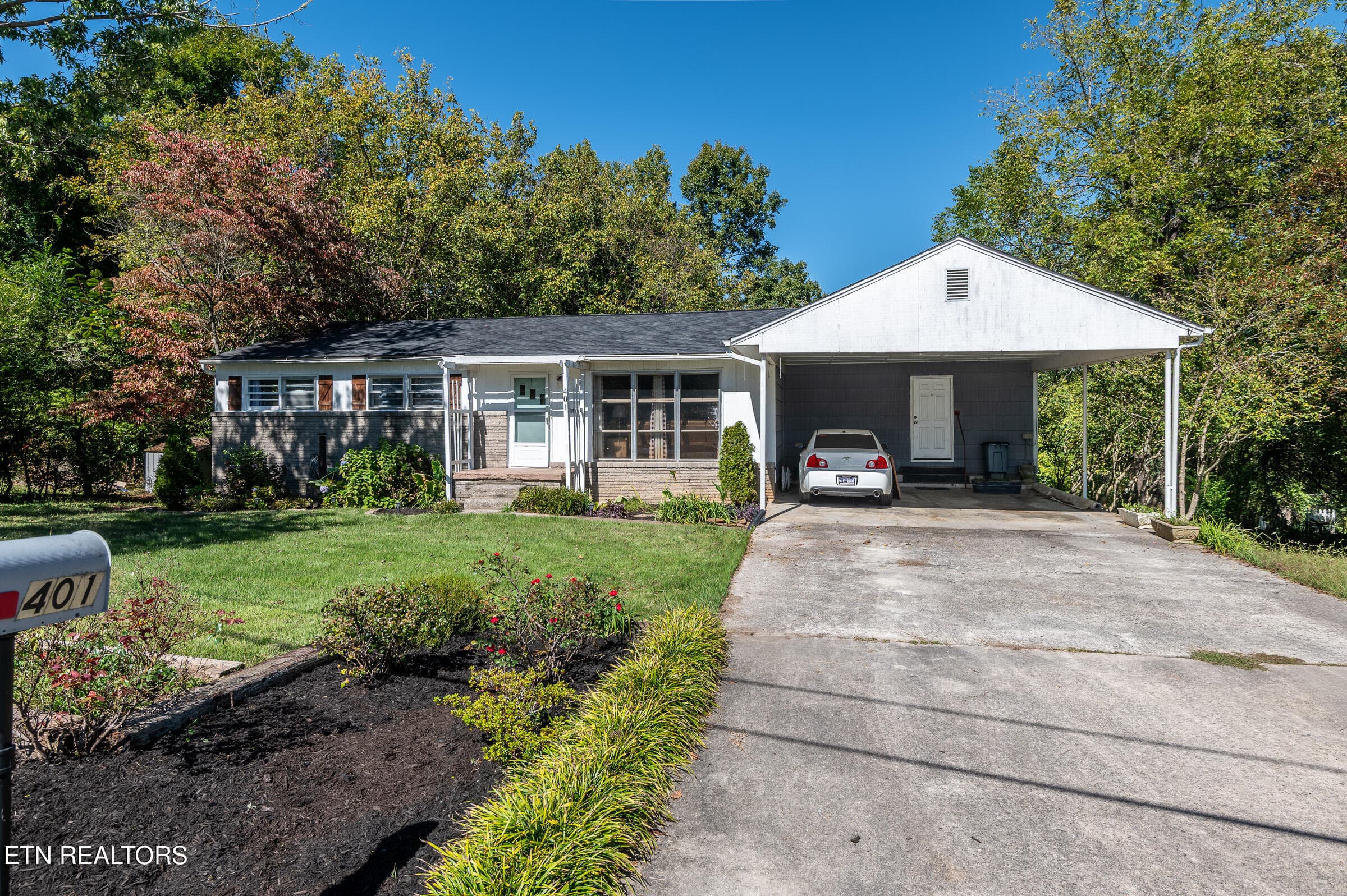 2 Car Carport - 401 W Ridgecrest Drive, Kingston, TN 37763, Kingston