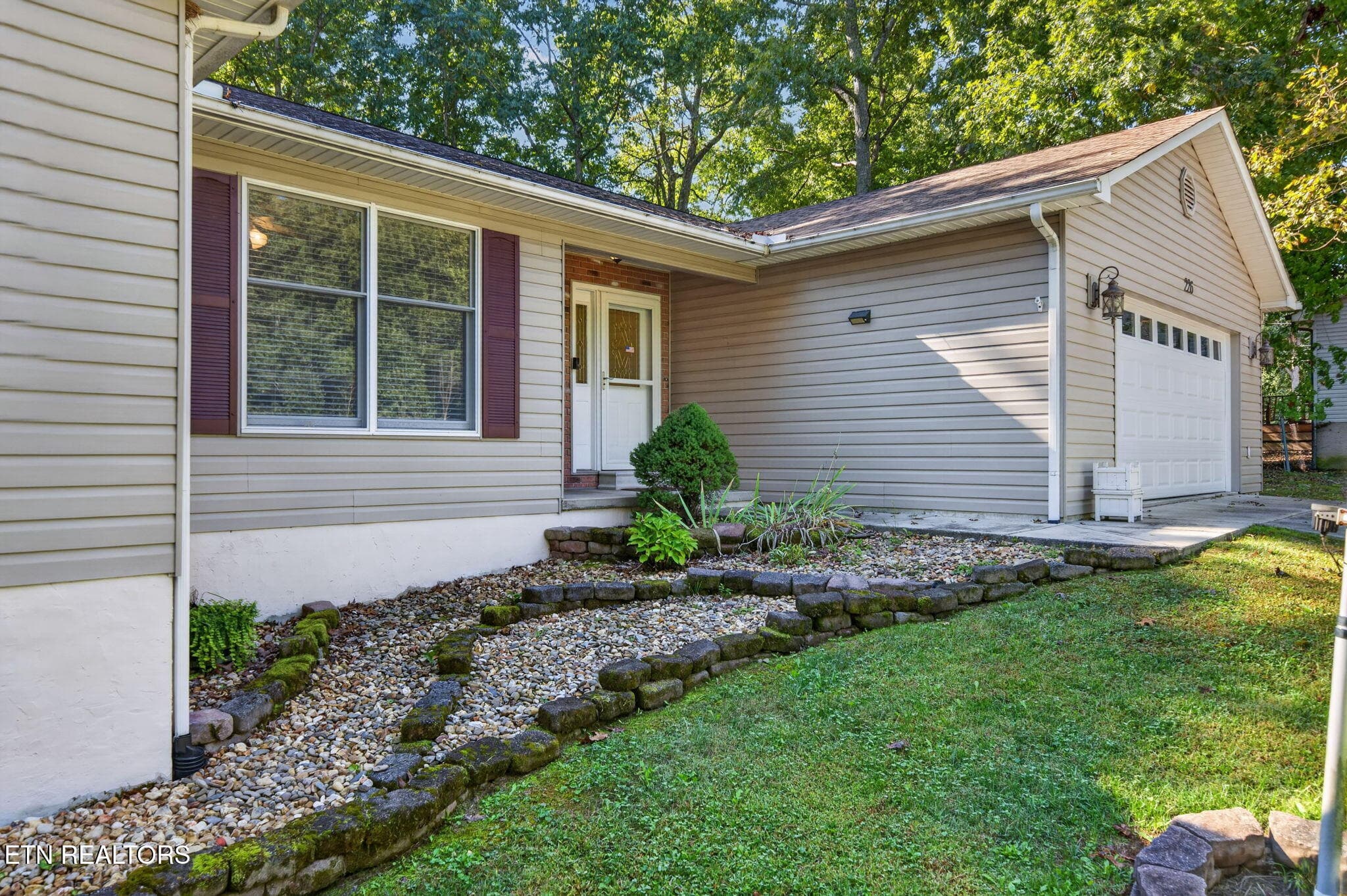 4-web-or-mls-226 Tulip Dr_017_TNPC - 226 Tulip Drive, Crossville, TN 38555, Crossville