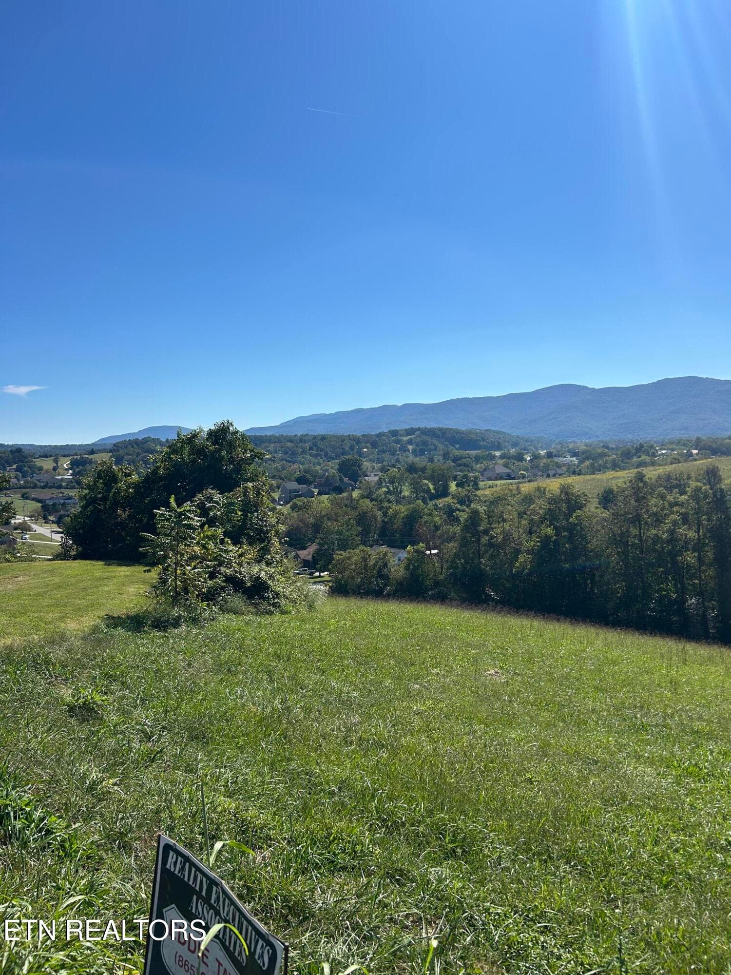 IMG_2463 - Mountain Perkins Lane, Jacksboro, TN 37757, Jacksboro