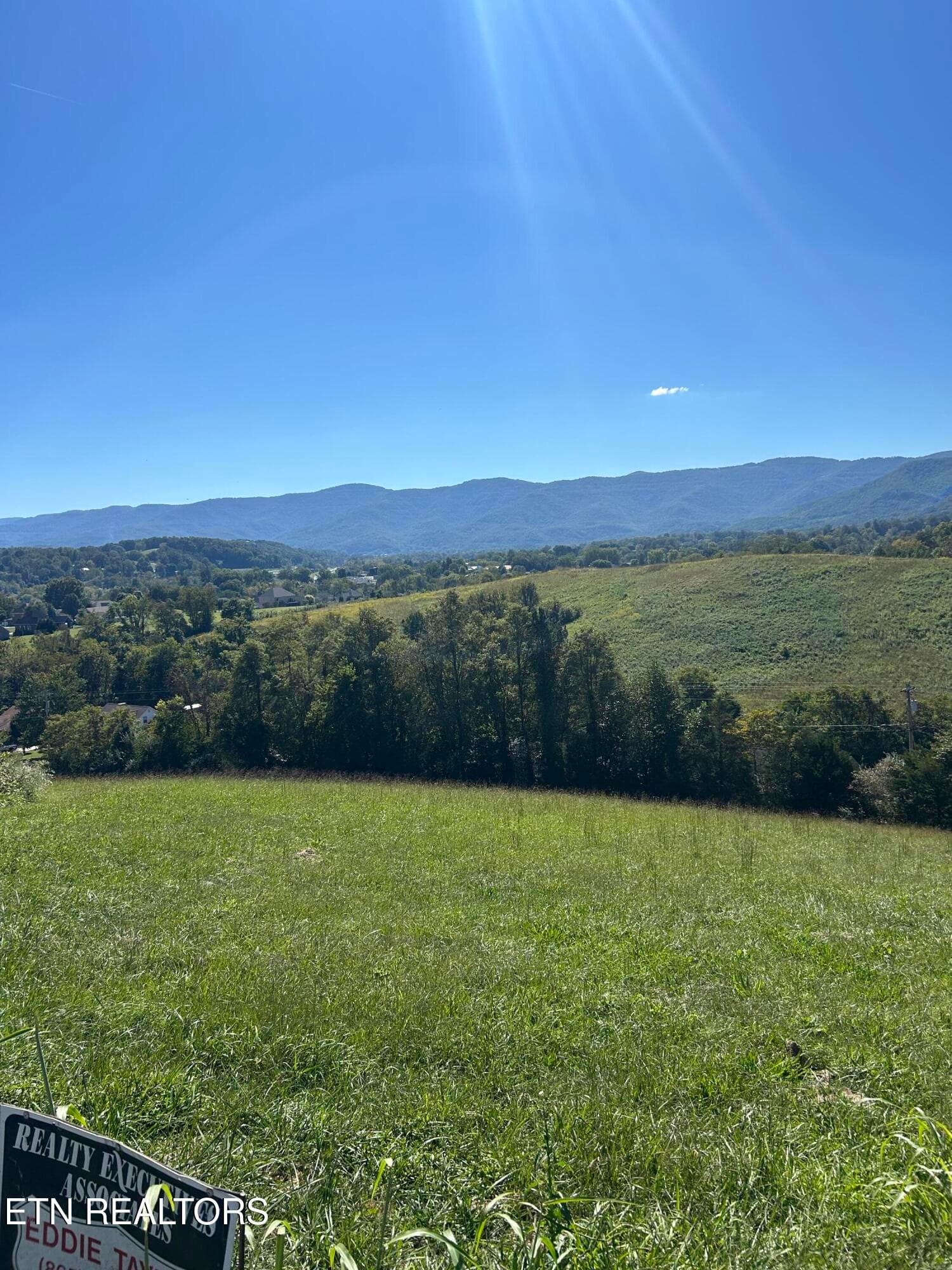 Mountain Perkins Lane, Jacksboro, TN 37757