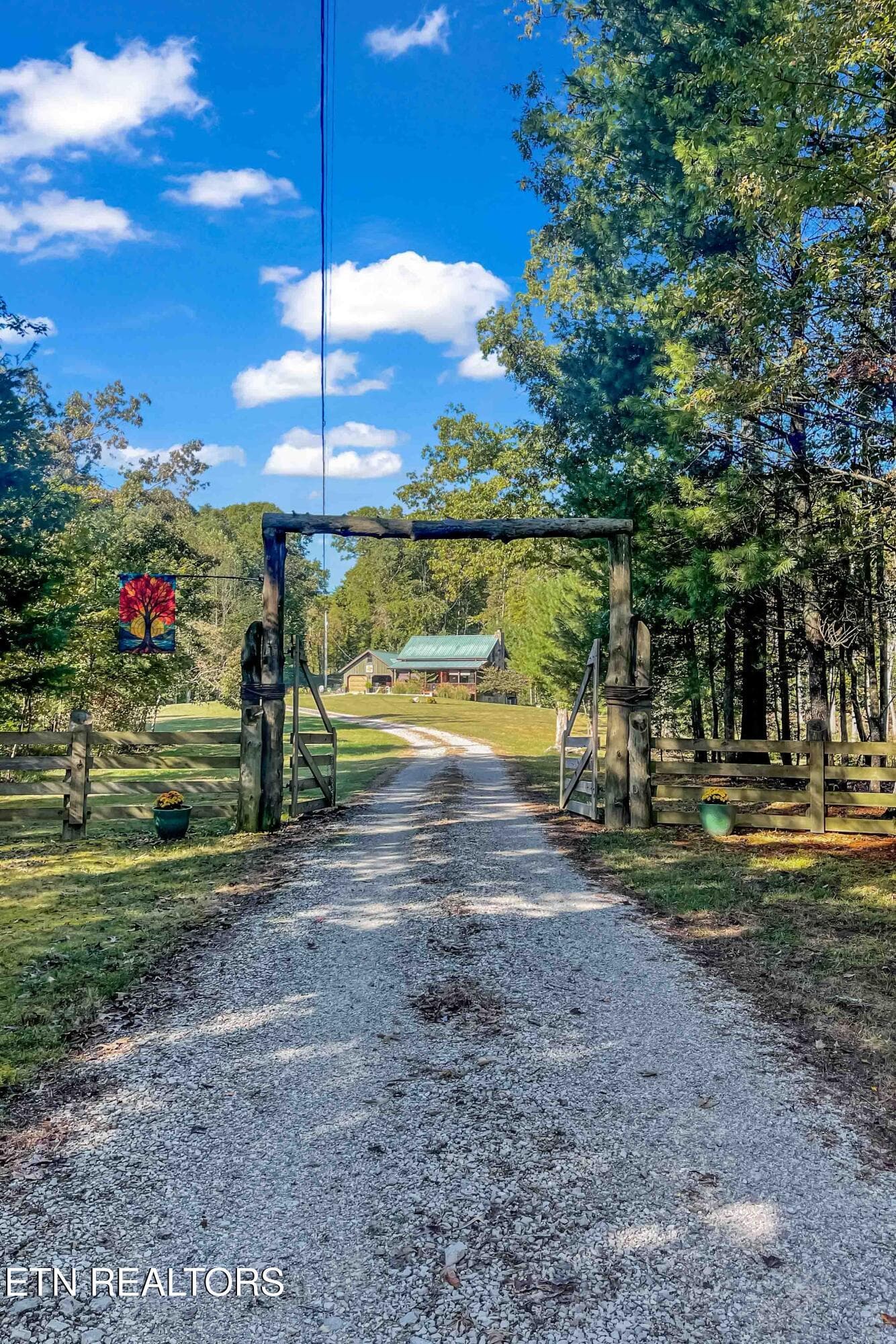 IMG_7558 - 4959 Grave Hill Rd, Oneida, TN 37841, Oneida