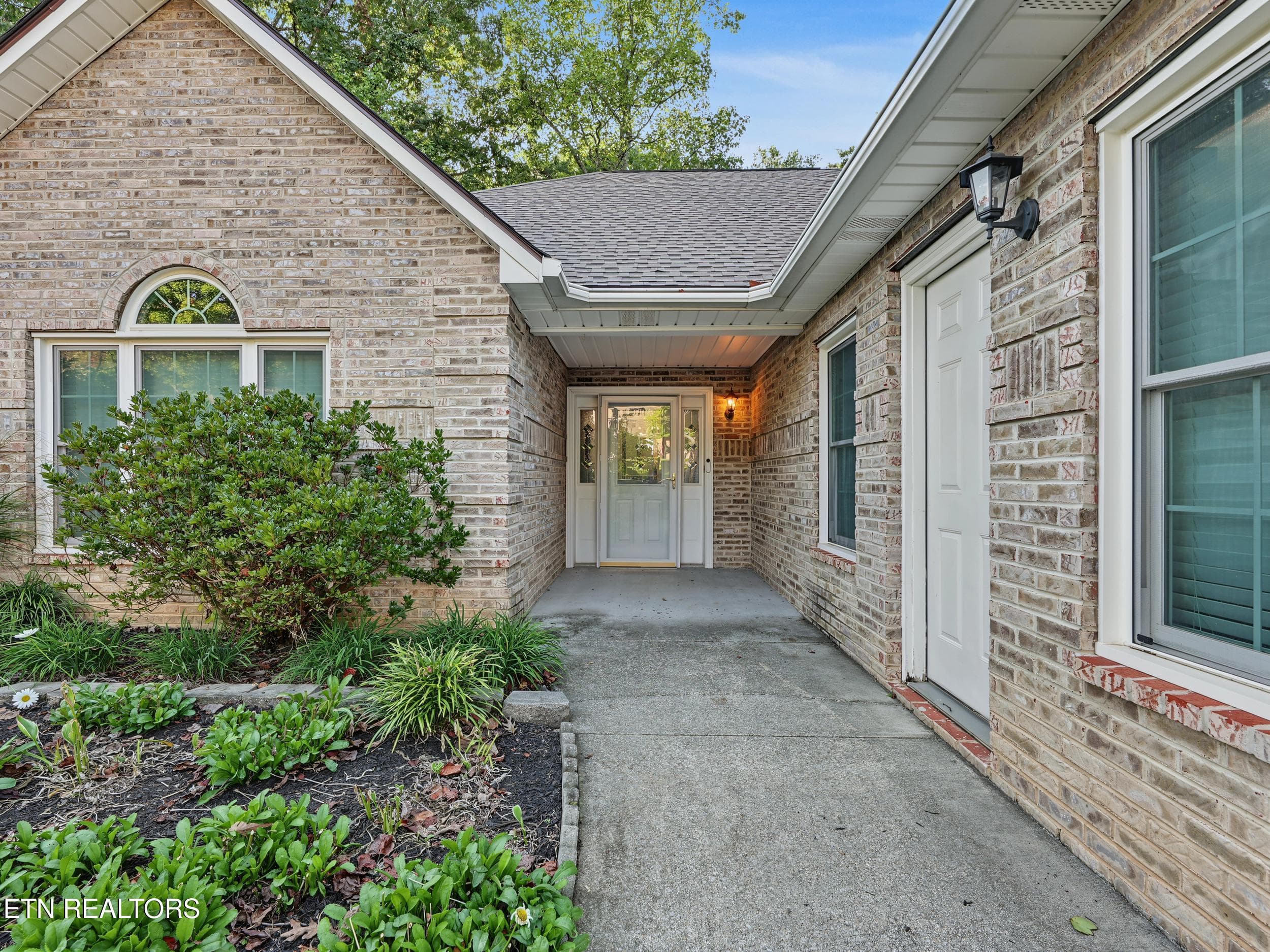 4_img_4425_.png - 937 Saint Johns Drive, Maryville, TN 37801, Maryville