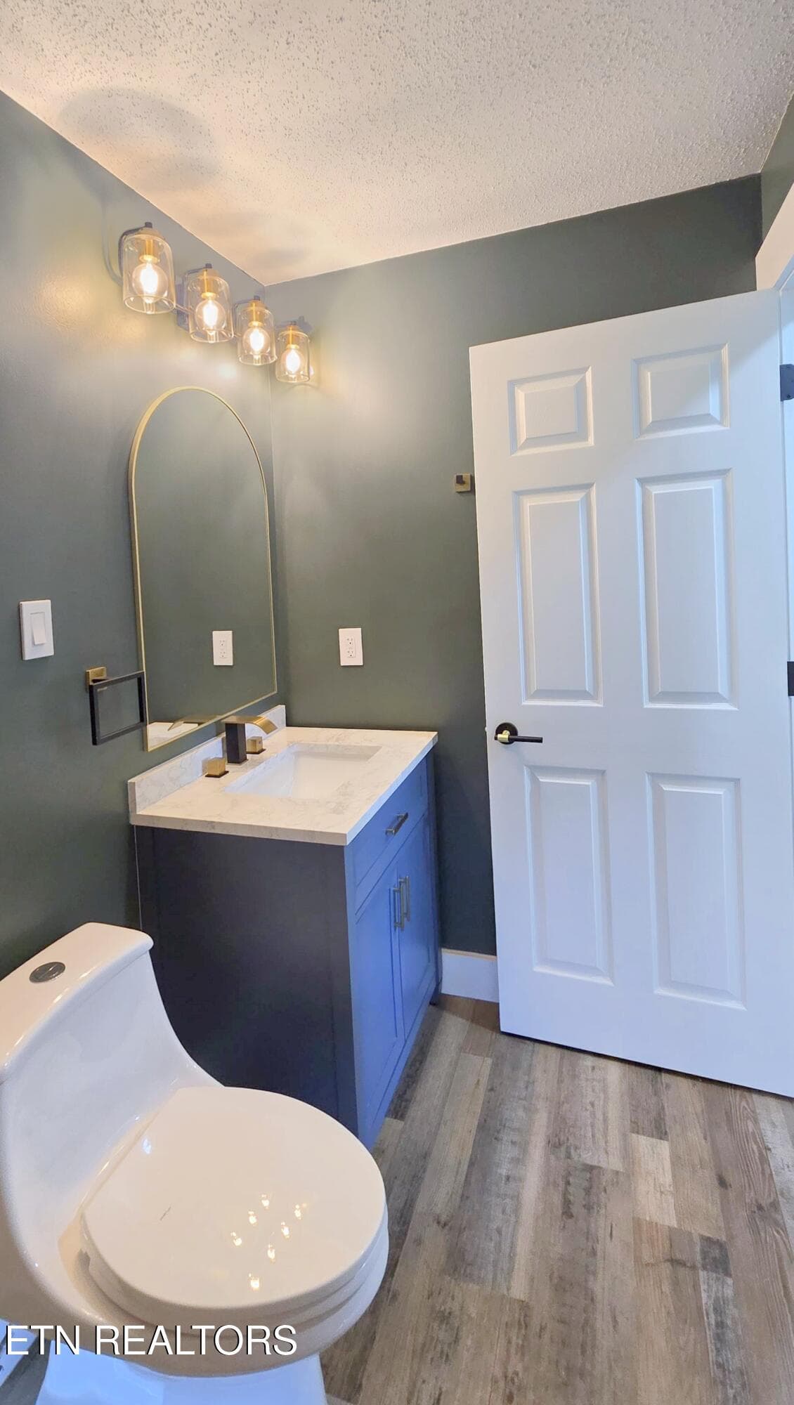 15_Hall_Bath_Vanity - 5819 Wilkerson Rd, Knoxville, TN 37912, Knoxville