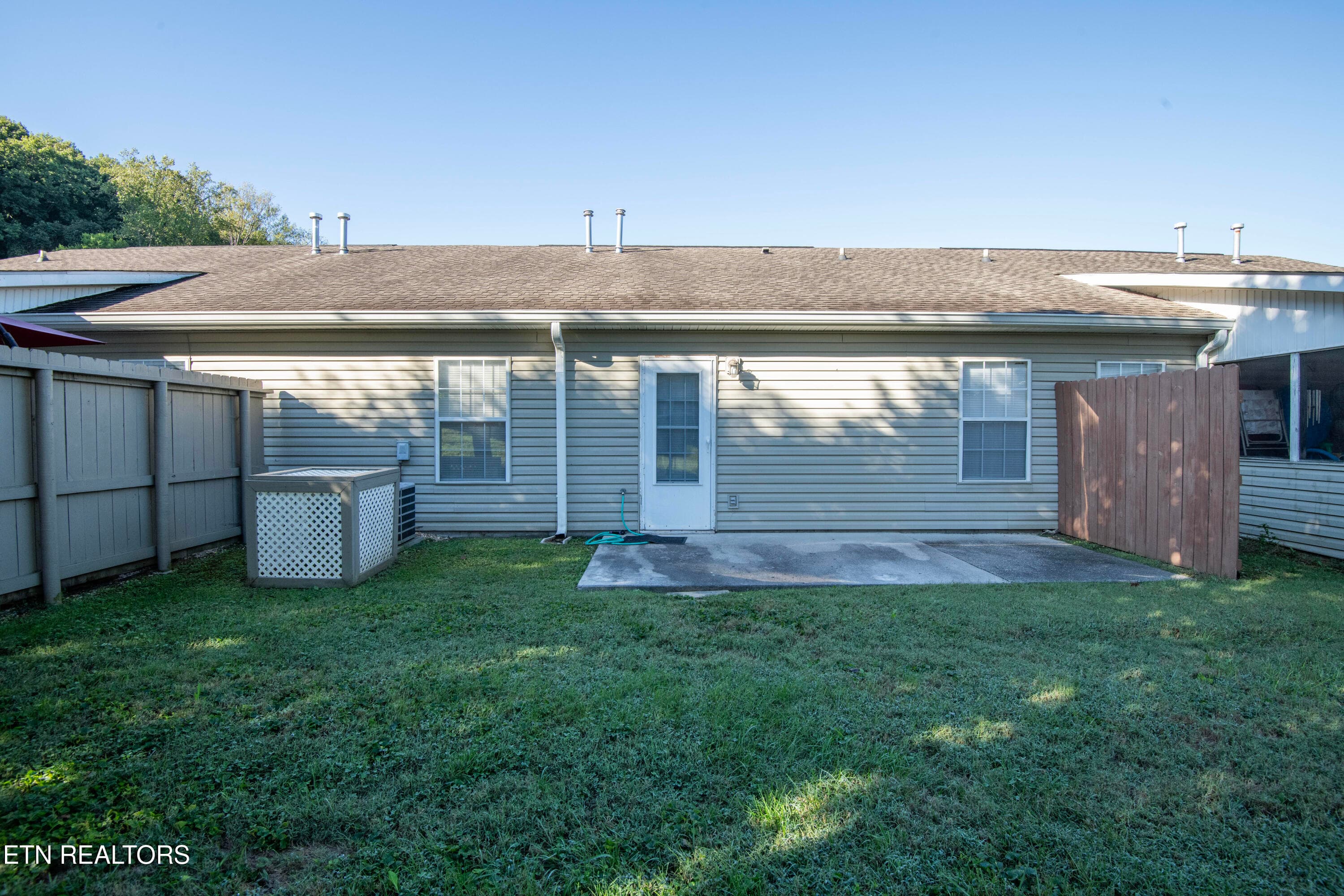yard 2 - 4022 Darwin Way, Knoxville, TN 37918, Knoxville