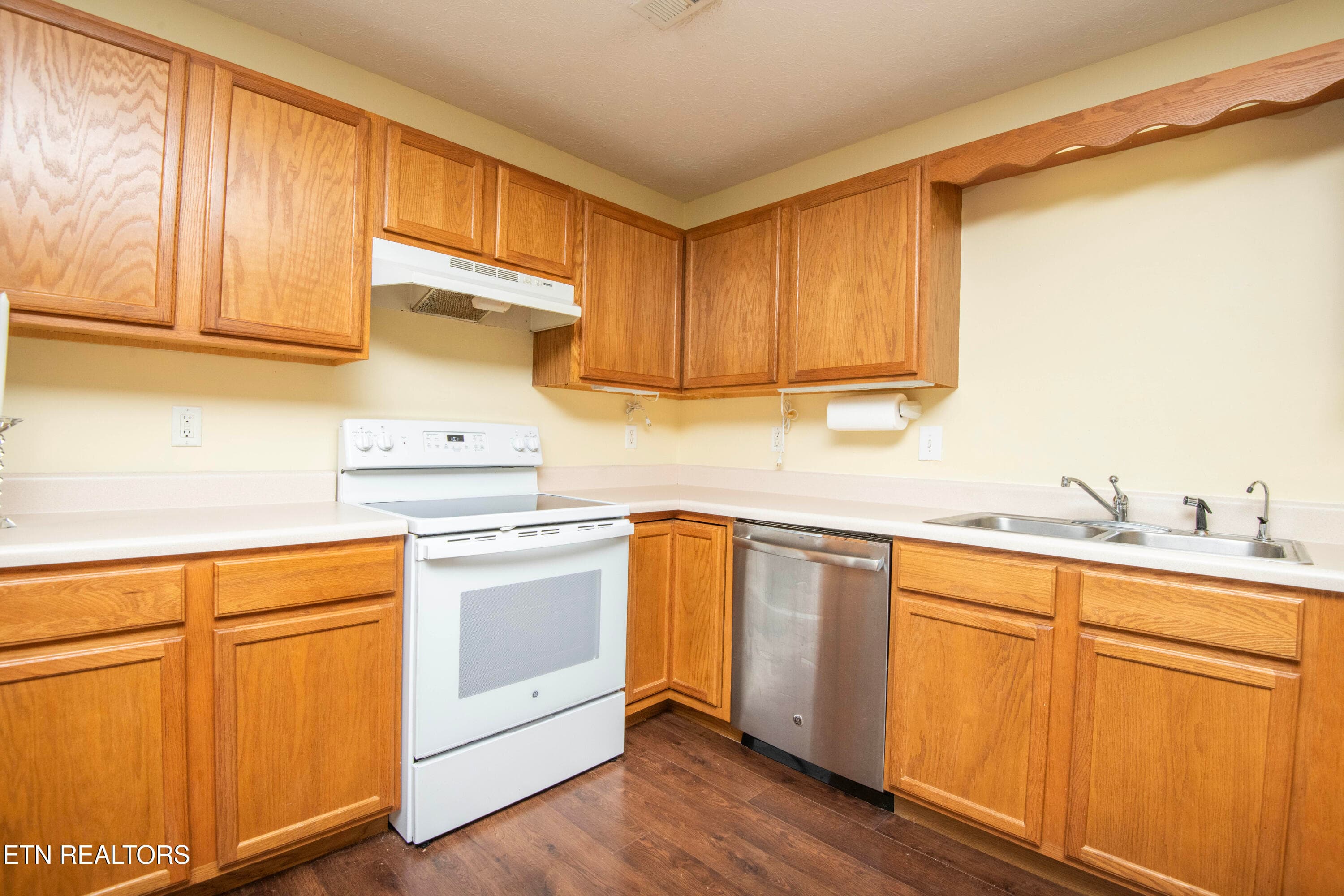 kitchen - 4022 Darwin Way, Knoxville, TN 37918, Knoxville