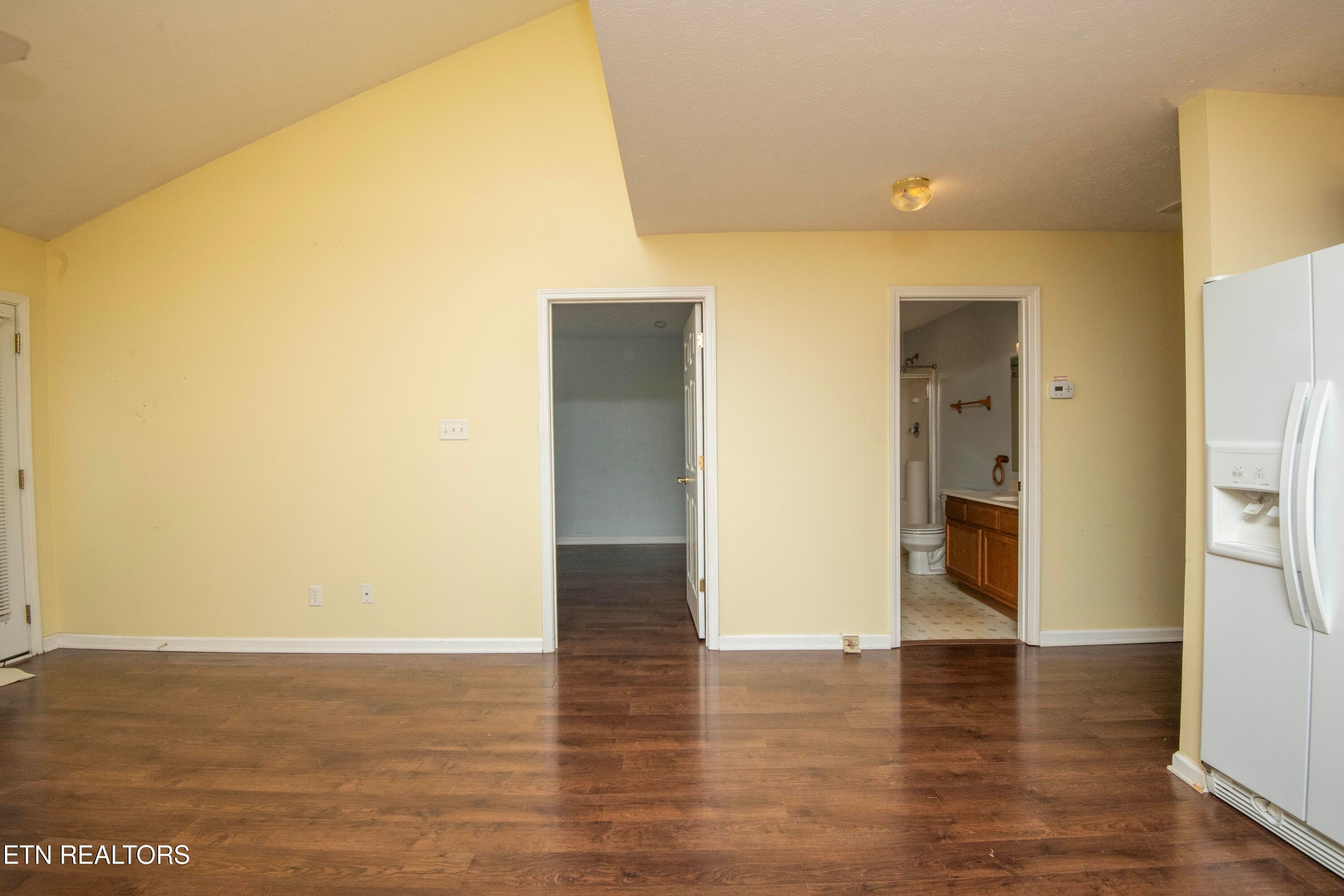 living 1 - 4022 Darwin Way, Knoxville, TN 37918, Knoxville