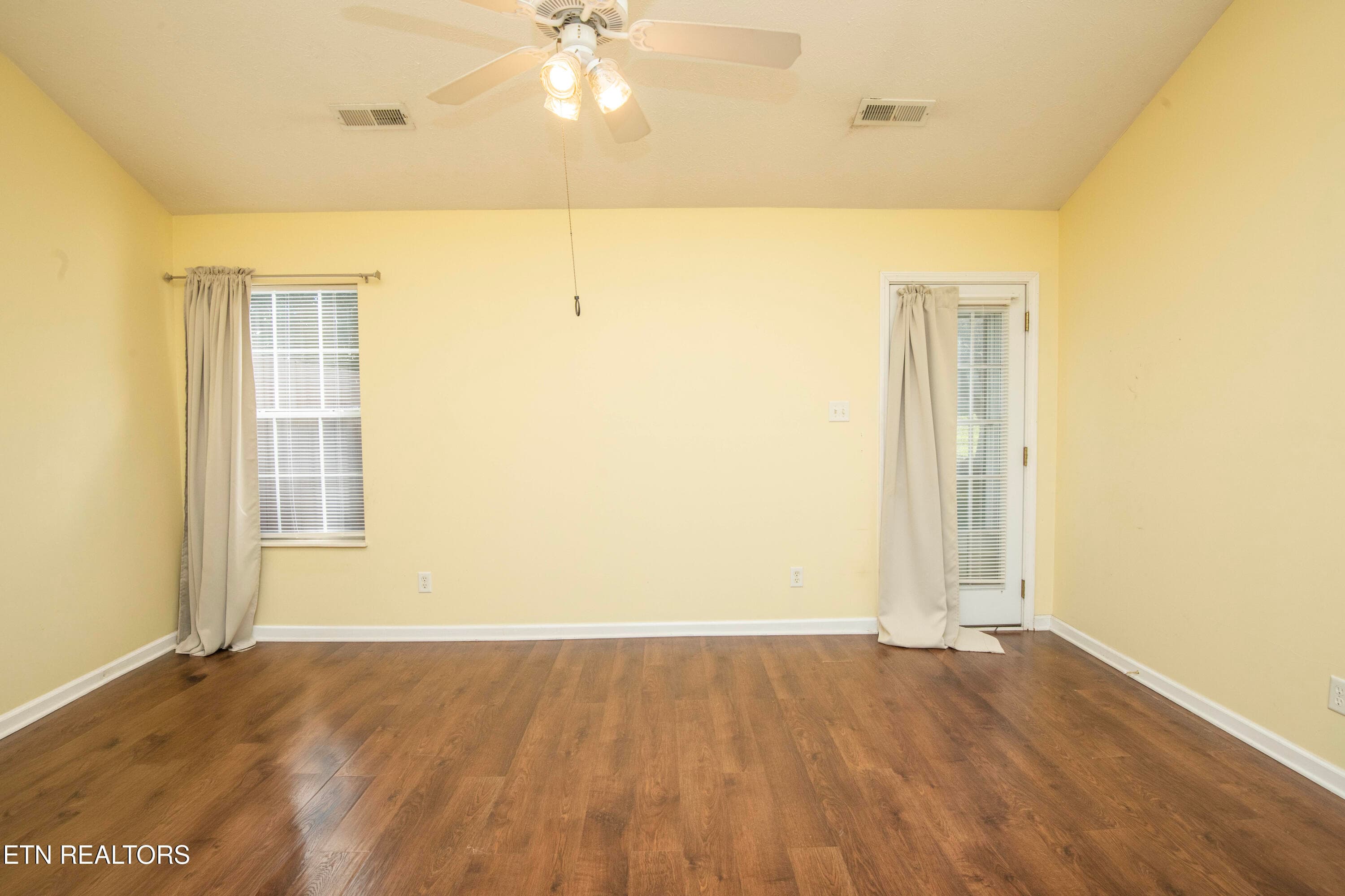 living copy copy - 4022 Darwin Way, Knoxville, TN 37918, Knoxville