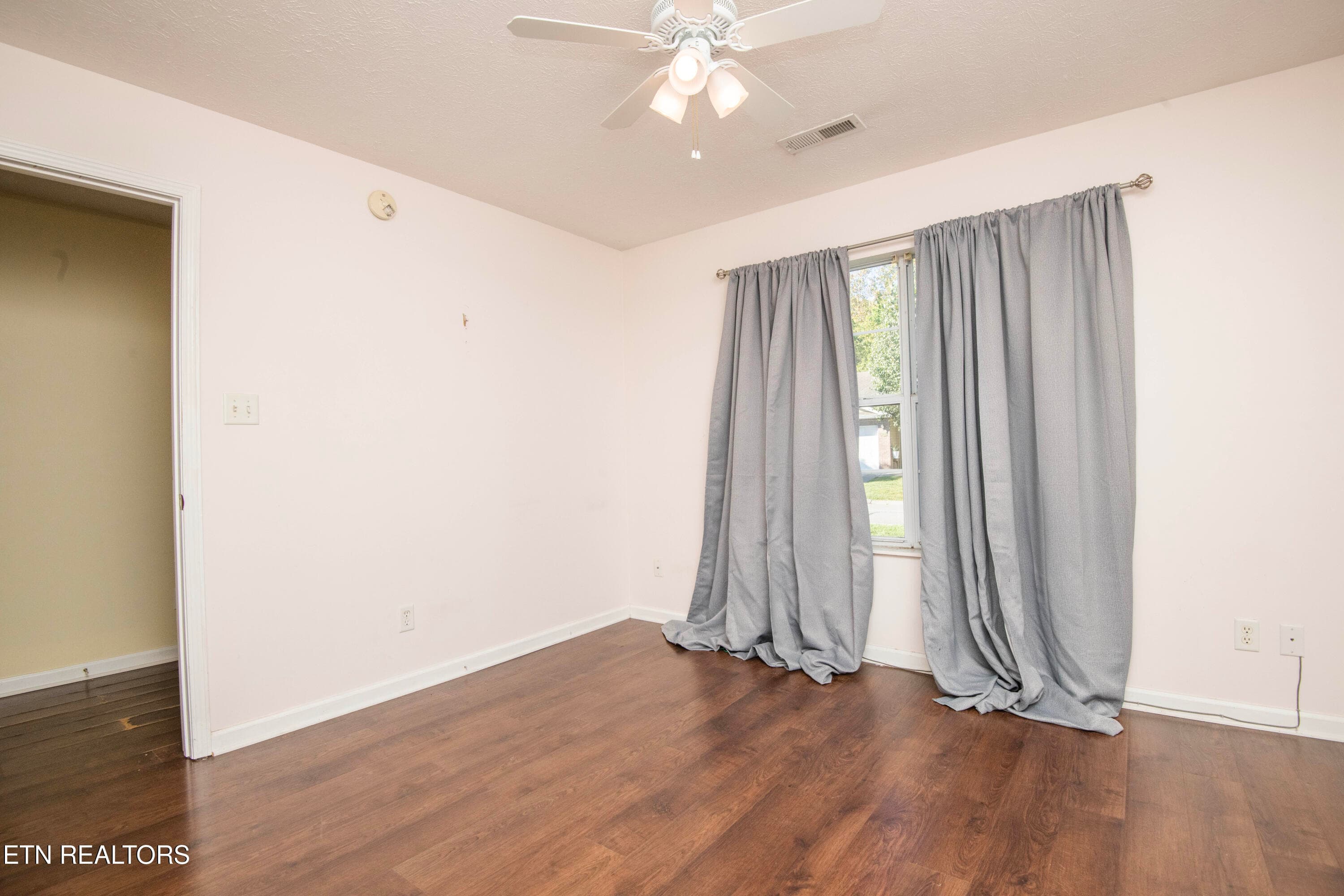 second bed 3 - 4022 Darwin Way, Knoxville, TN 37918, Knoxville