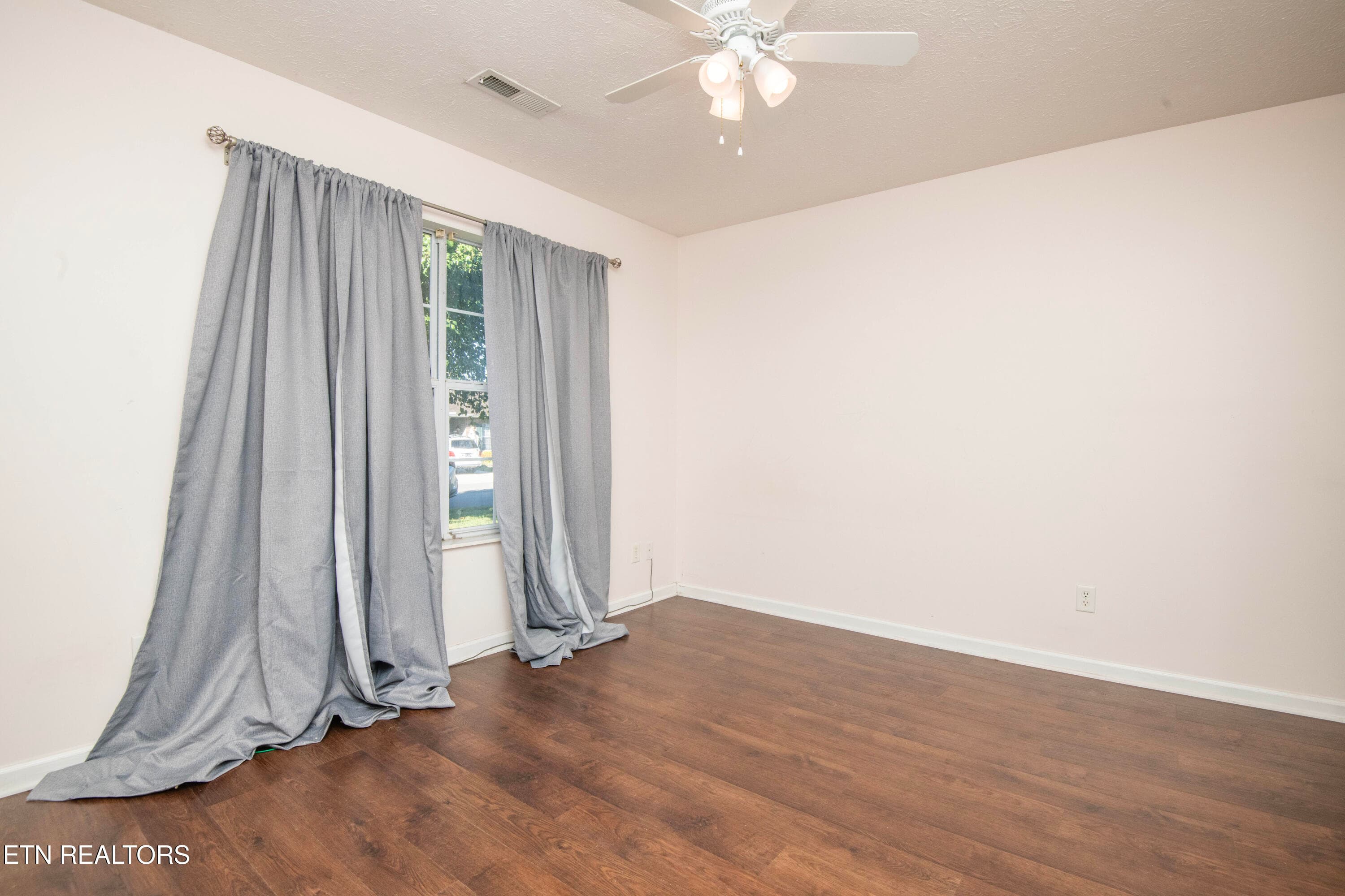 second bed - 4022 Darwin Way, Knoxville, TN 37918, Knoxville