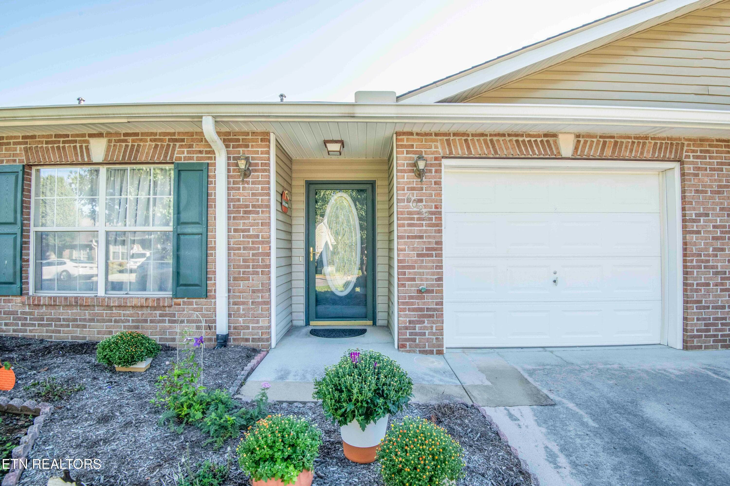 exteior 1_1 - 4022 Darwin Way, Knoxville, TN 37918, Knoxville