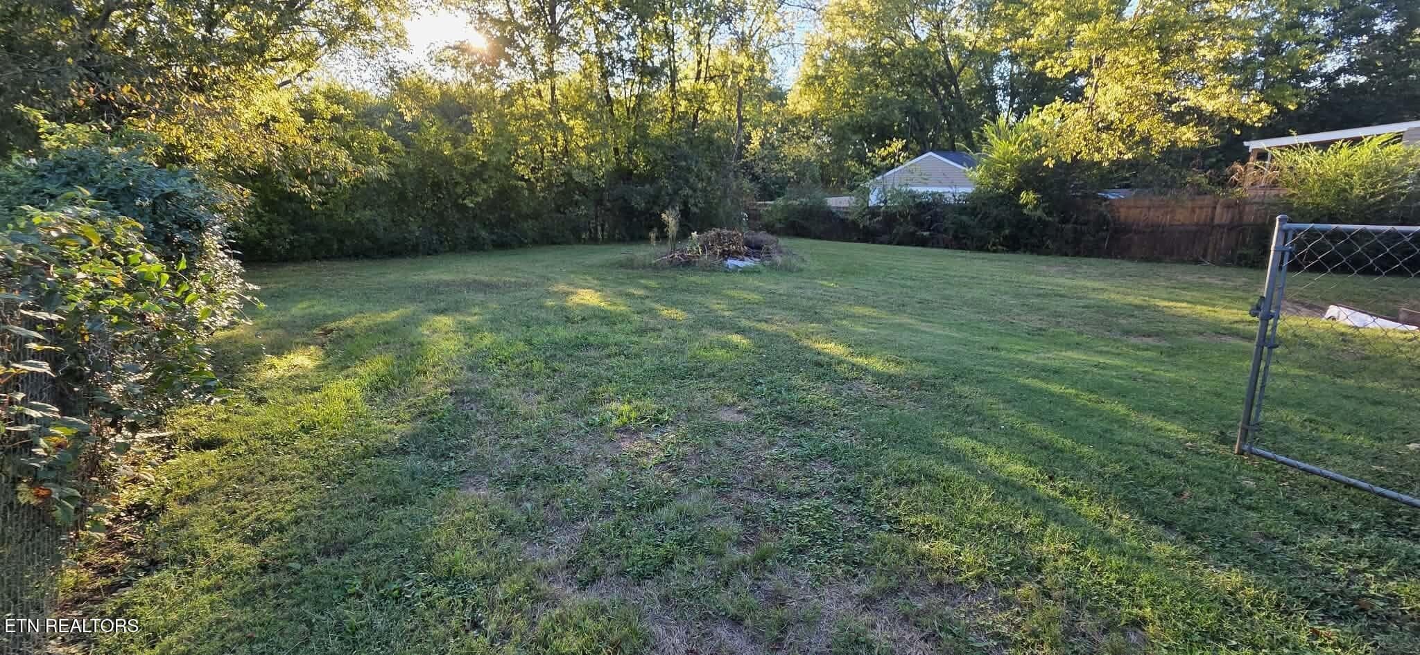 543 Fletcher- Spacious Fenced Yard - 543 Fletcher St, Maryville, TN 37804, Maryville