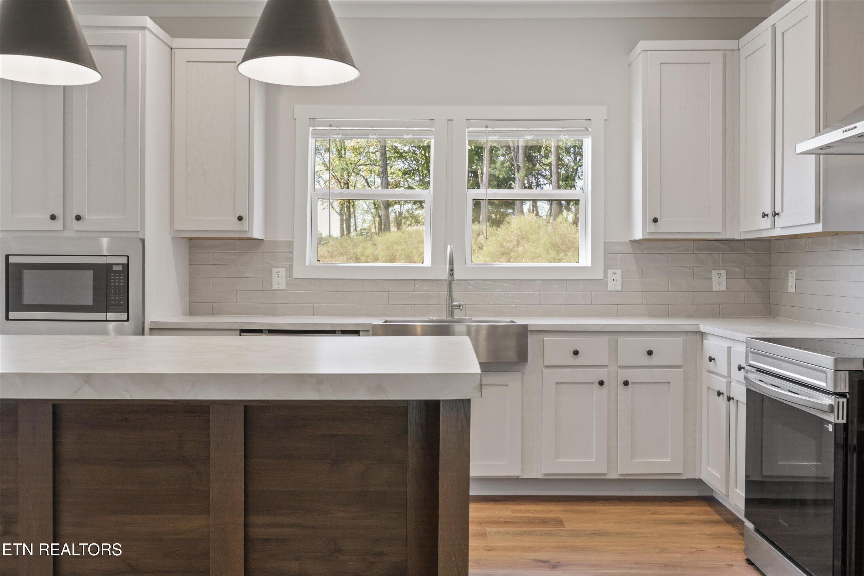 Kitchen - 108 Federal Ferry Circle, Vonore, TN 37885, Vonore