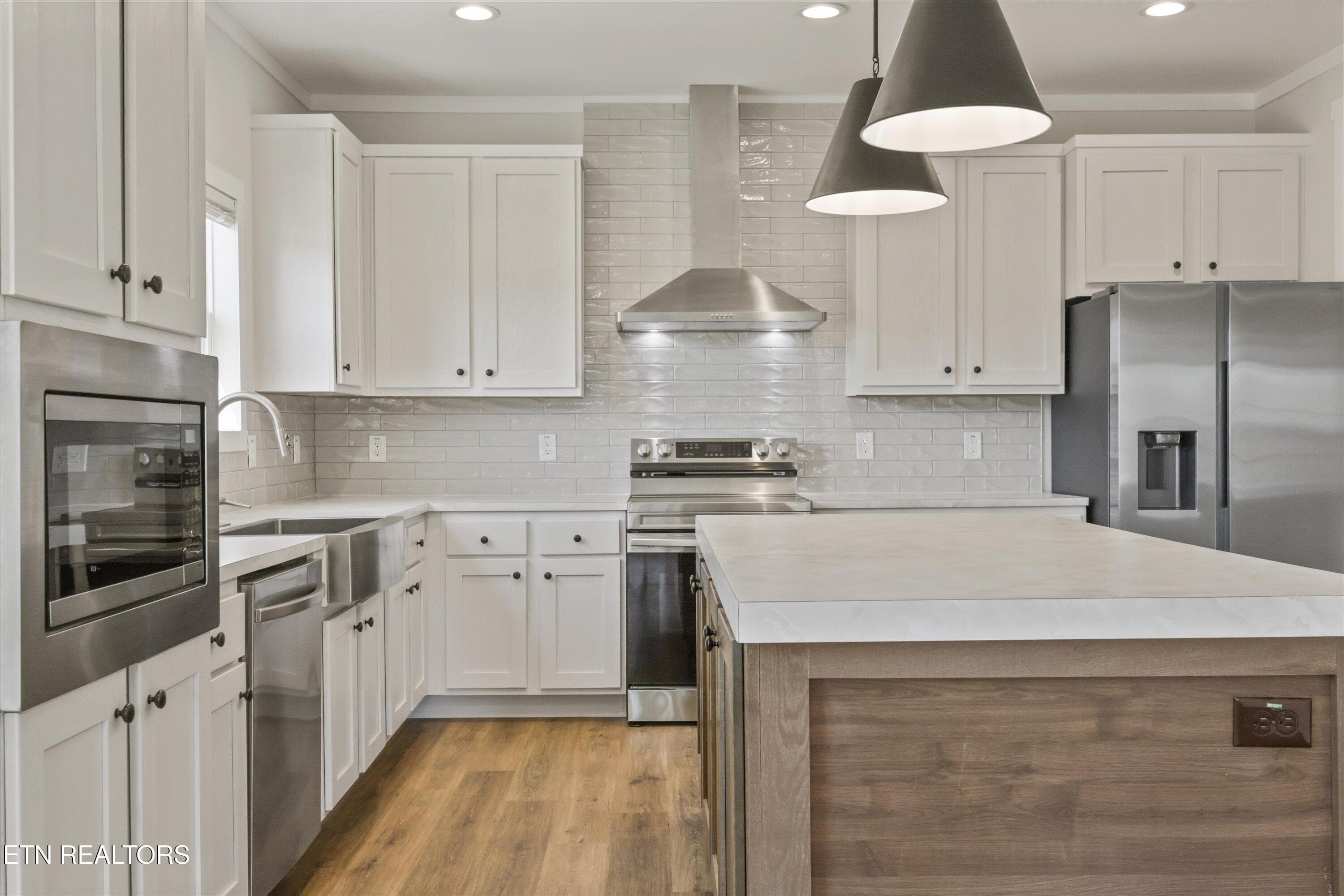 Kitchen - 108 Federal Ferry Circle, Vonore, TN 37885, Vonore