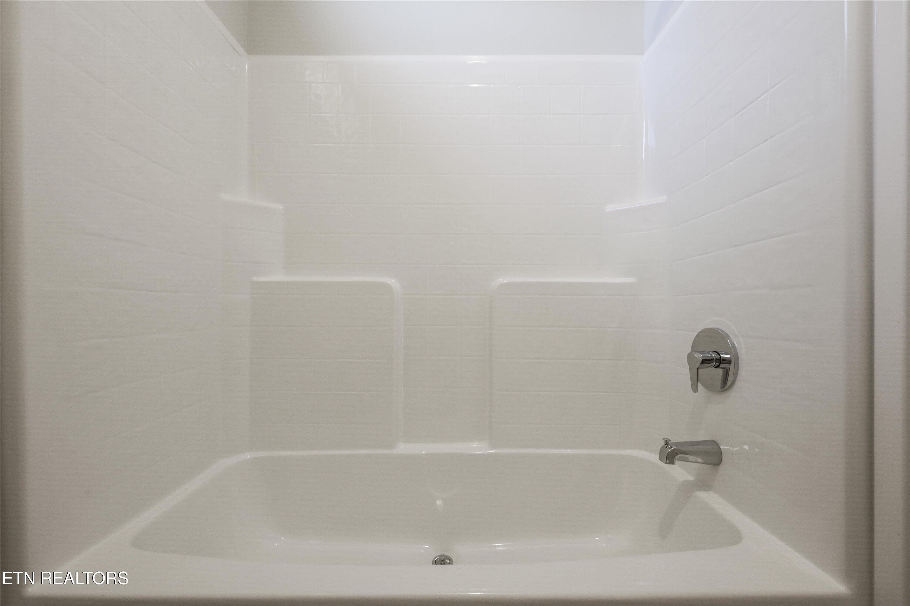 Bathroom - 108 Federal Ferry Circle, Vonore, TN 37885, Vonore