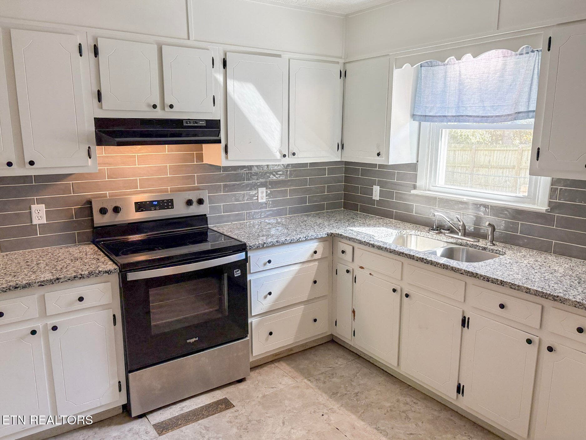 Kitchen - 2107 Whitehorse Drive, Crossville, TN 38572, Crossville