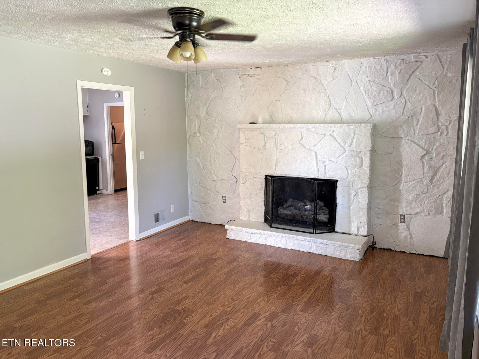 Living Room - 2107 Whitehorse Drive, Crossville, TN 38572, Crossville