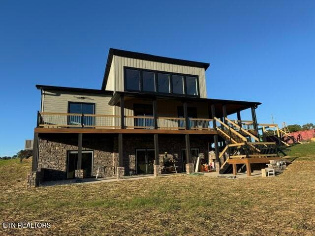 Back view - 180 County Line Rd, Dandridge, TN 37725, Dandridge