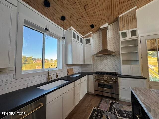 Kitchen window stove - 180 County Line Rd, Dandridge, TN 37725, Dandridge