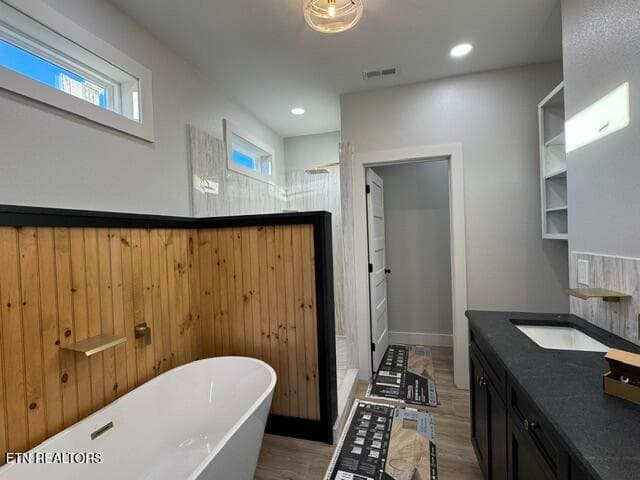 MB soaking tub - 180 County Line Rd, Dandridge, TN 37725, Dandridge