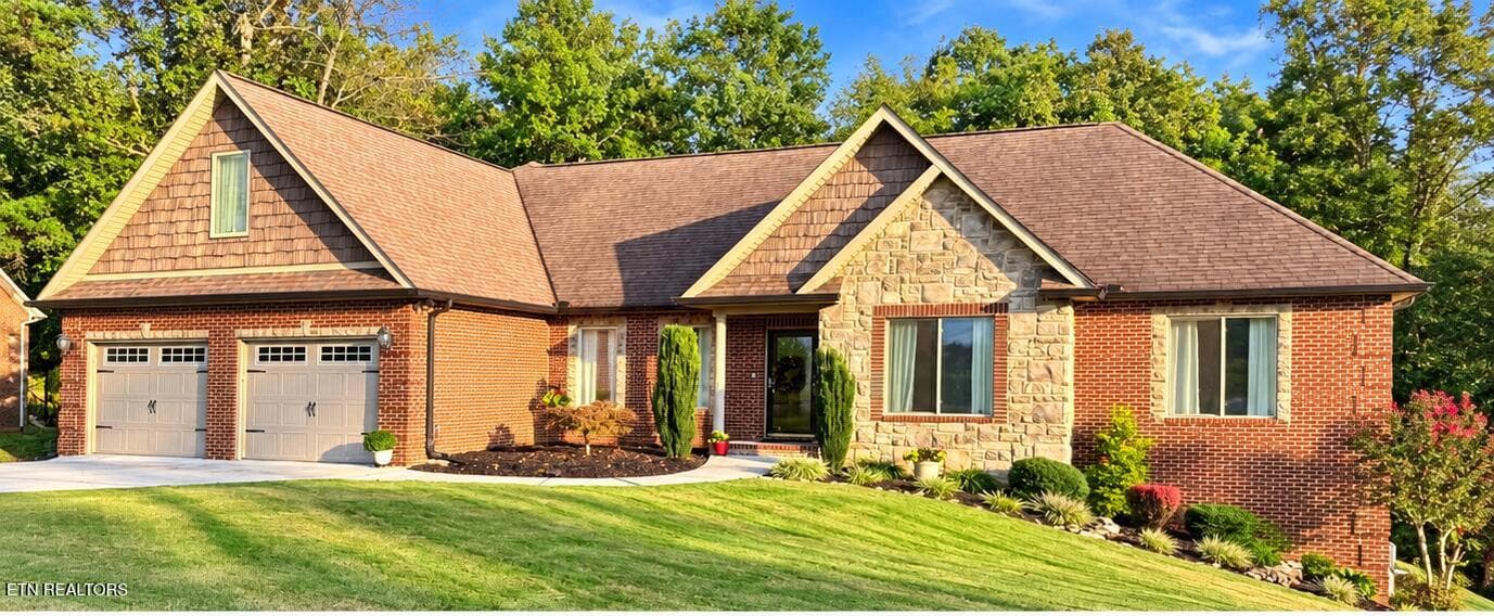 144 Apple Tree Drive, Clinton, TN 37716