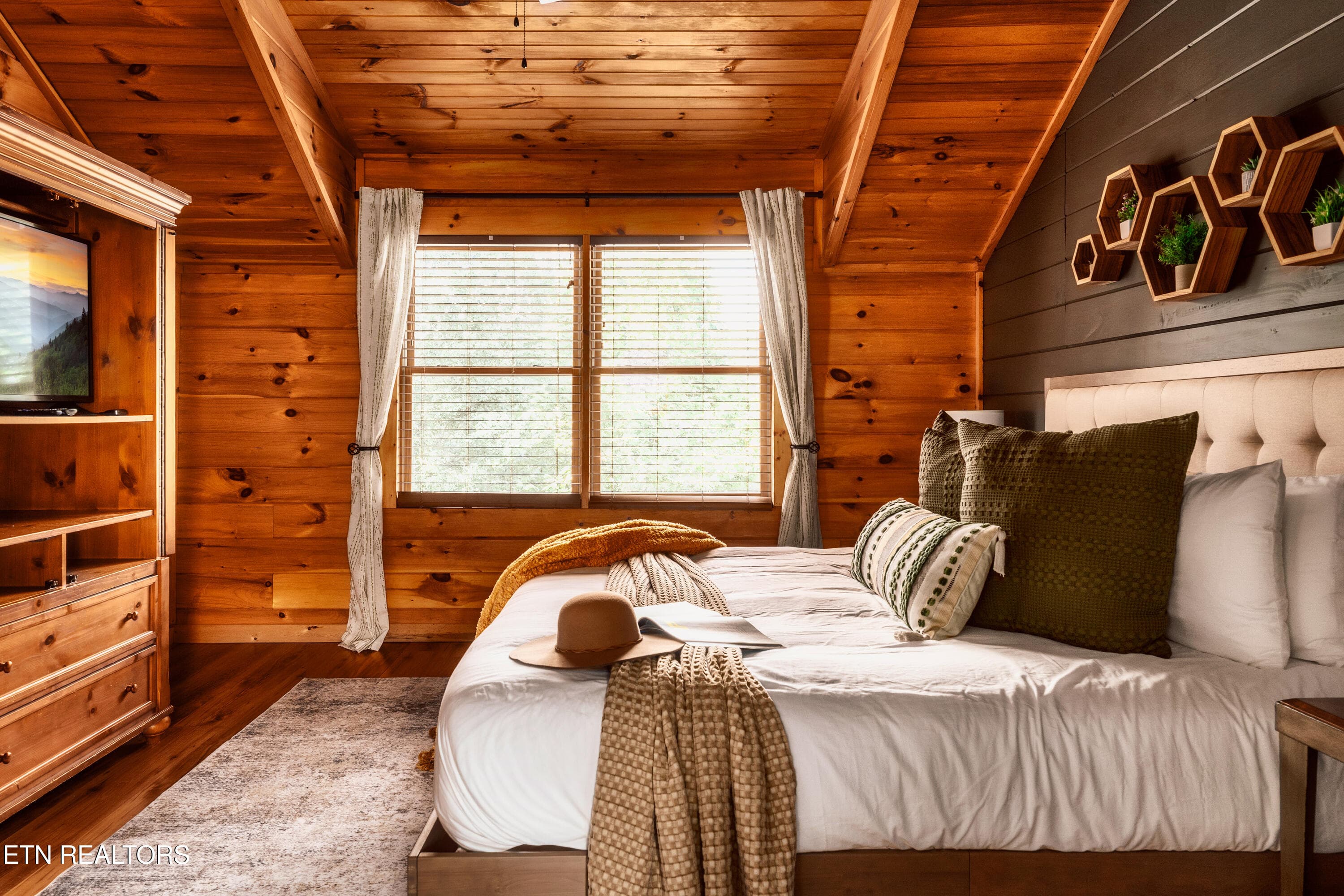 2615 Bear Crossing Way - 2615 Bear Crossing Way, Sevierville, TN 37862, Sevierville