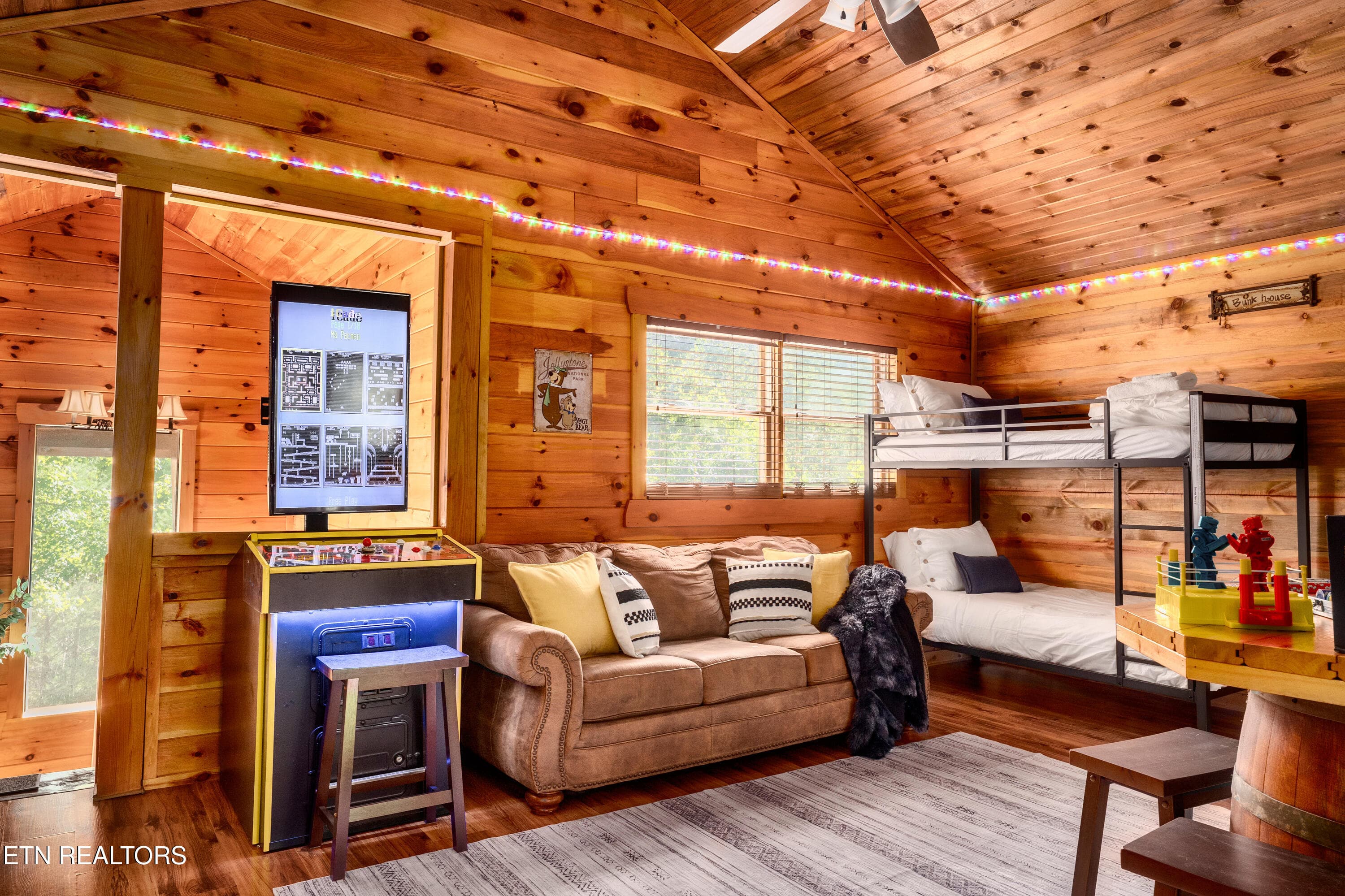 2615 Bear Crossing Way - 2615 Bear Crossing Way, Sevierville, TN 37862, Sevierville