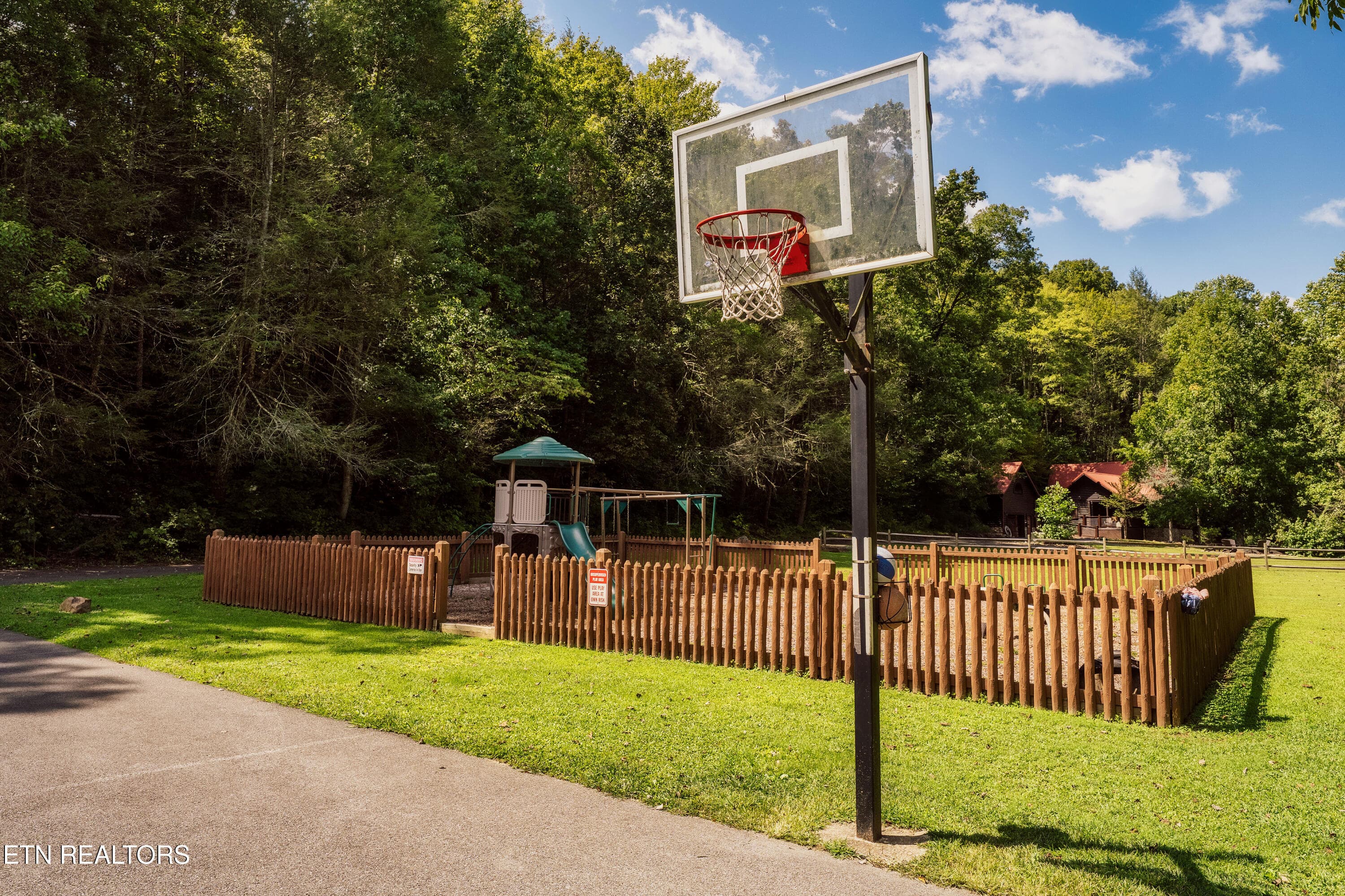 2615 Bear Crossing Way - 2615 Bear Crossing Way, Sevierville, TN 37862, Sevierville