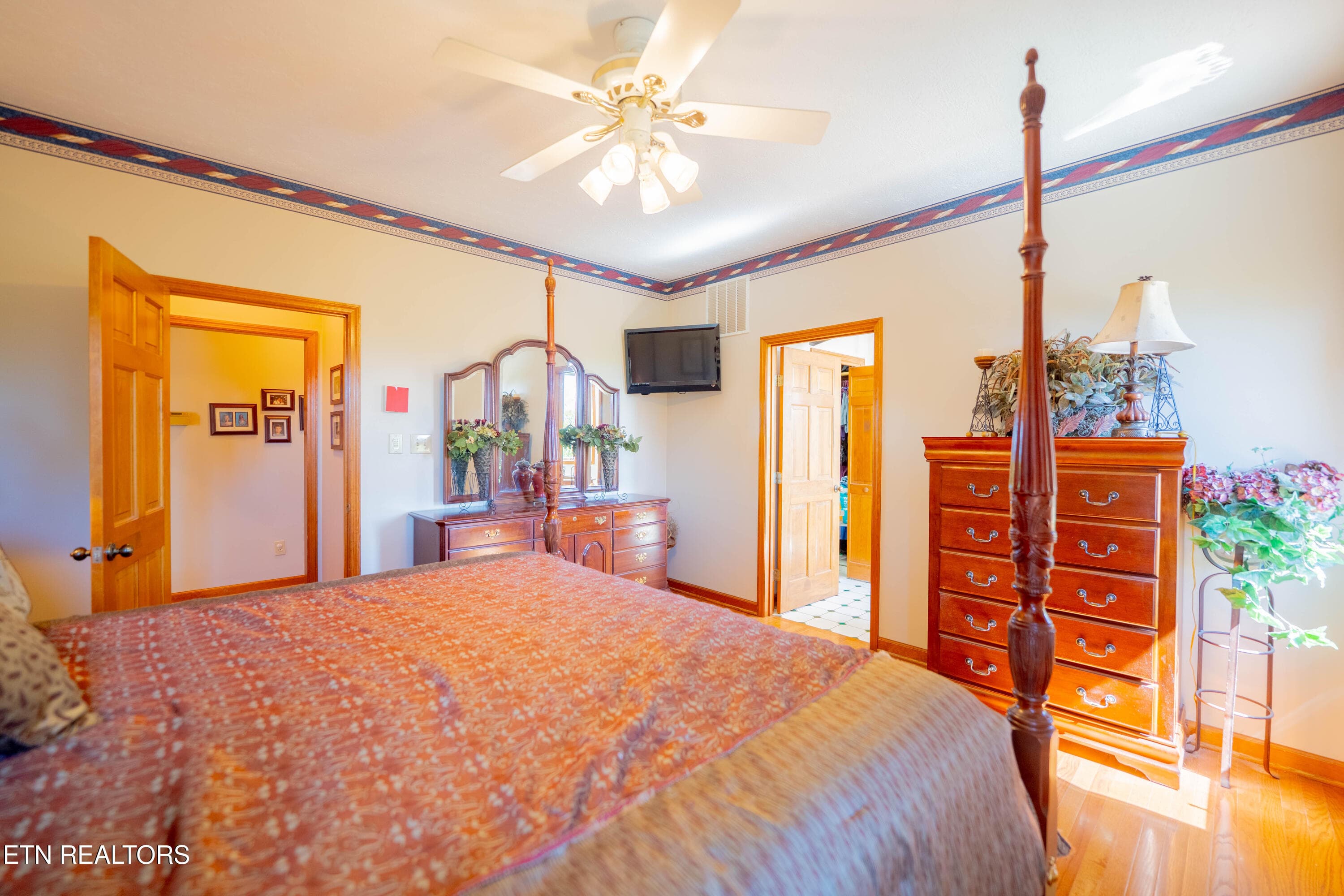 Primary on the Main - 310 Teague, Sevierville, TN 37862, Sevierville