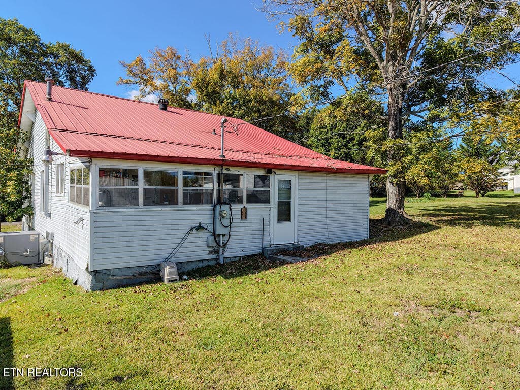 DJI_20261006153635_0066_D - 619 Indiana Ave, Etowah, TN 37331, Etowah