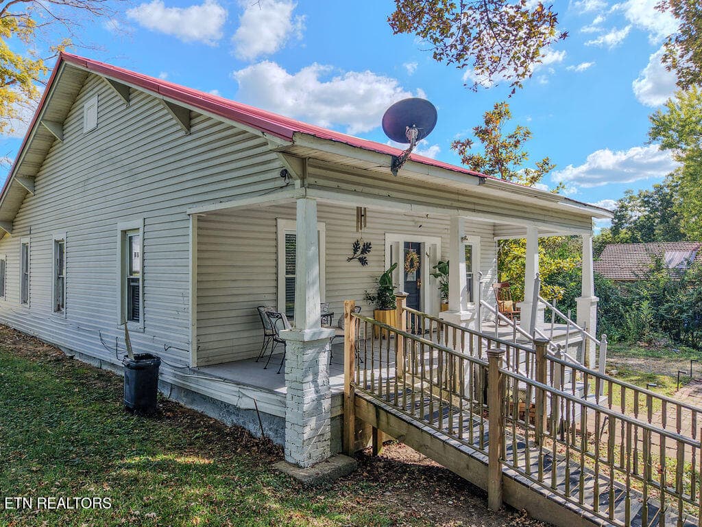 DJI_20261006153804_0069_D - 619 Indiana Ave, Etowah, TN 37331, Etowah