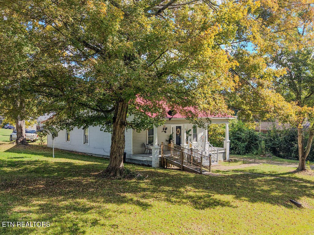 DJI_20261006154142_0076_D - 619 Indiana Ave, Etowah, TN 37331, Etowah