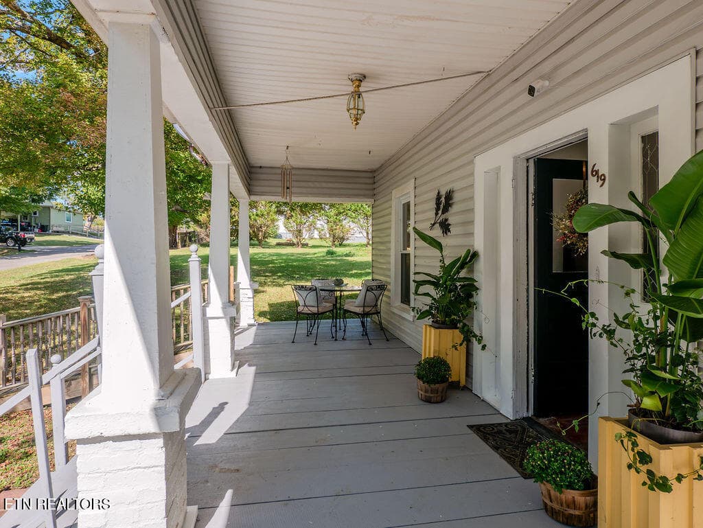 P1090502 - 619 Indiana Ave, Etowah, TN 37331, Etowah