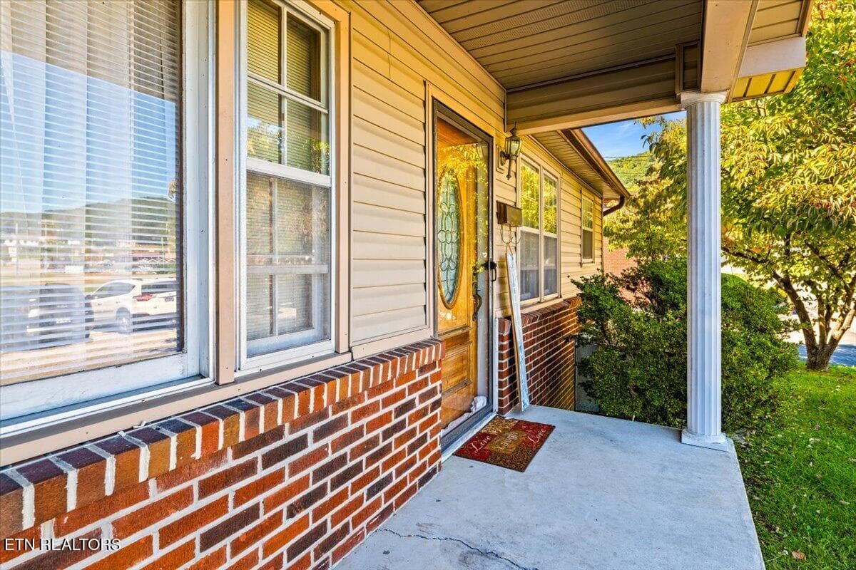 09-104 Rich Ln - 104 Rich Lane, LaFollette, TN 37766, LaFollette
