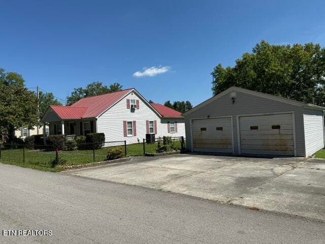 IMG_6216 - 406 4th Ave, Baxter, TN 38544, Baxter